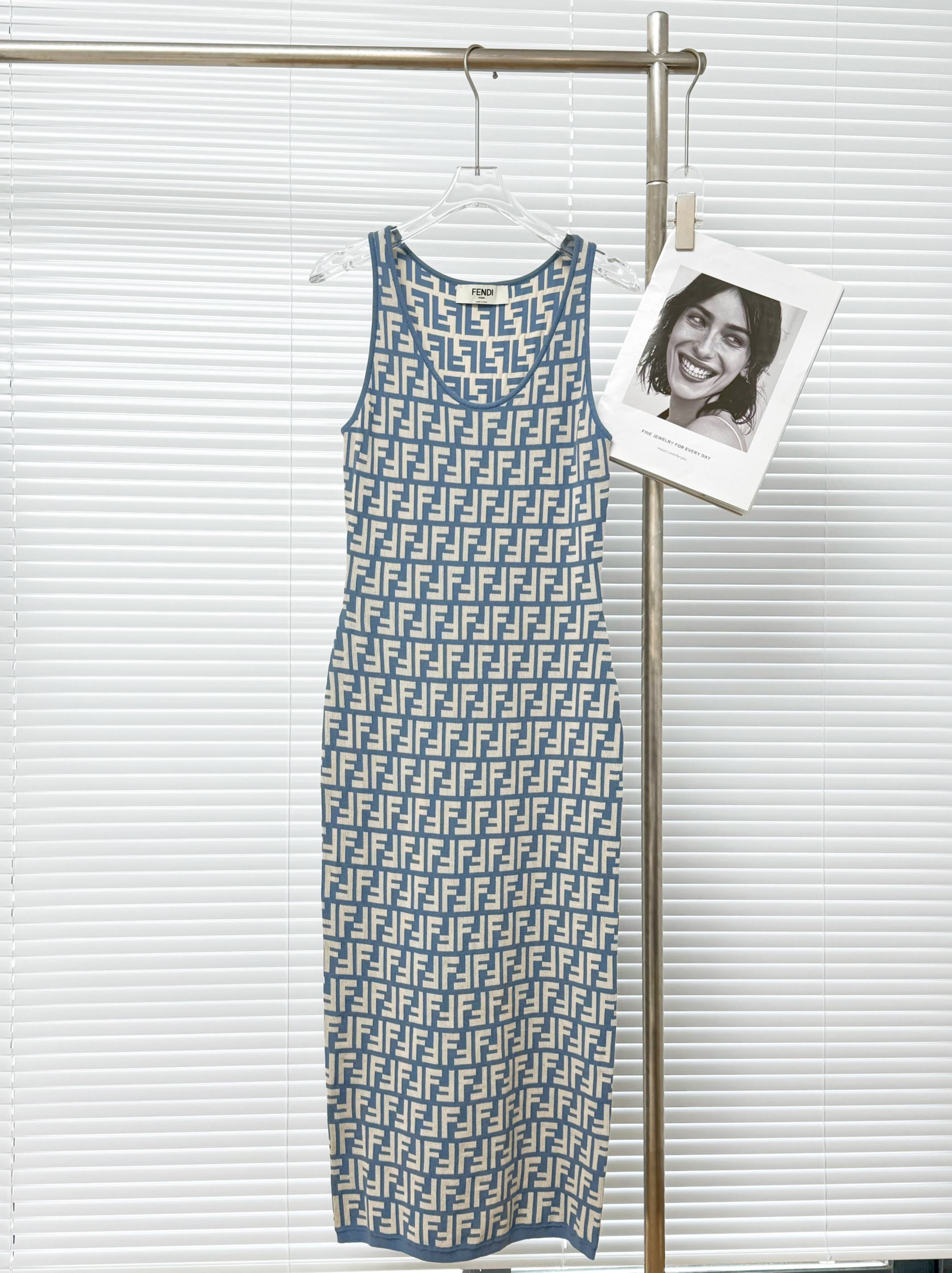 FENDI 펜디 FF 모노그램 니트 슬리브리스 원피스 9