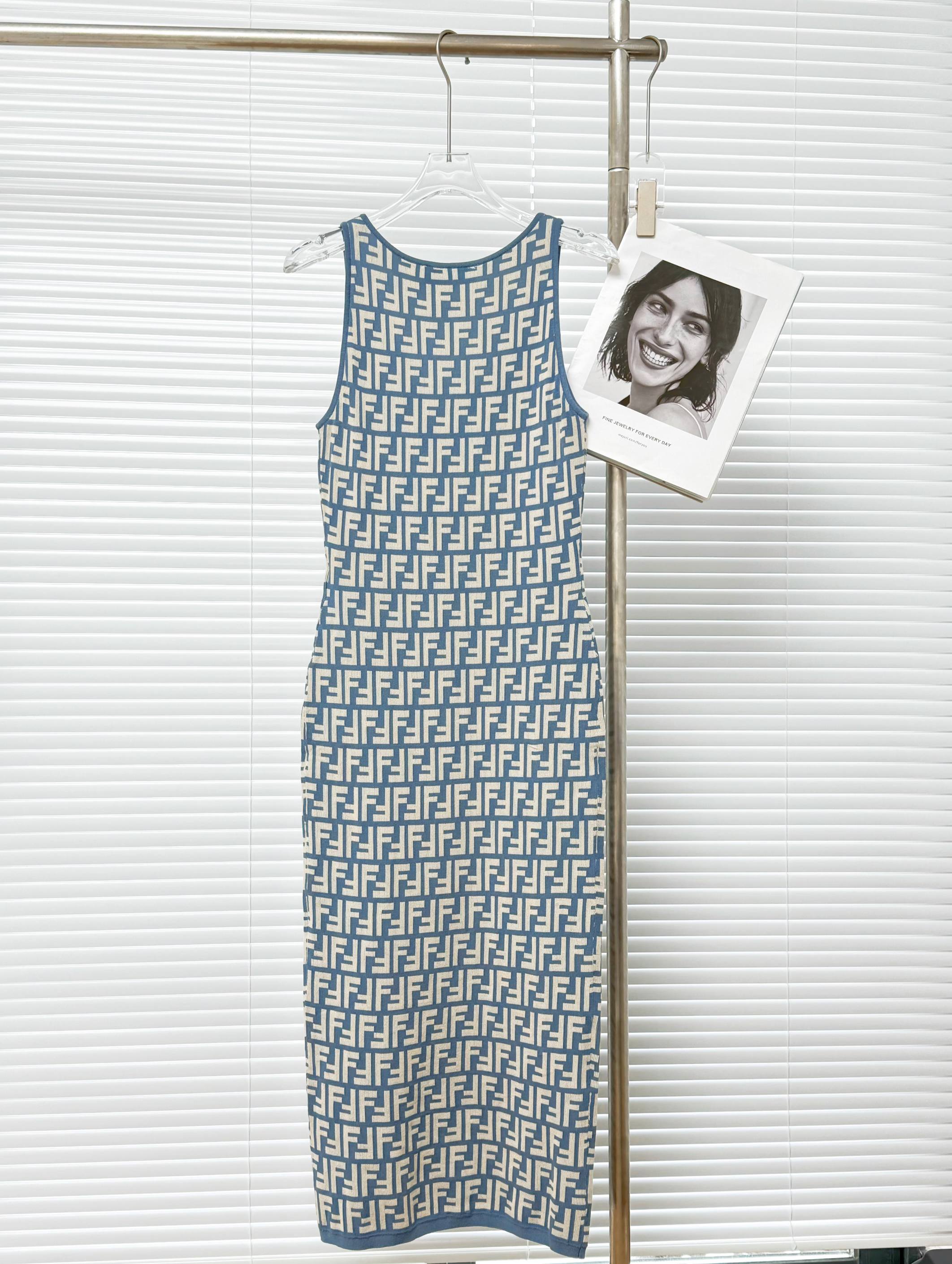 FENDI 펜디 FF 모노그램 니트 슬리브리스 원피스 10