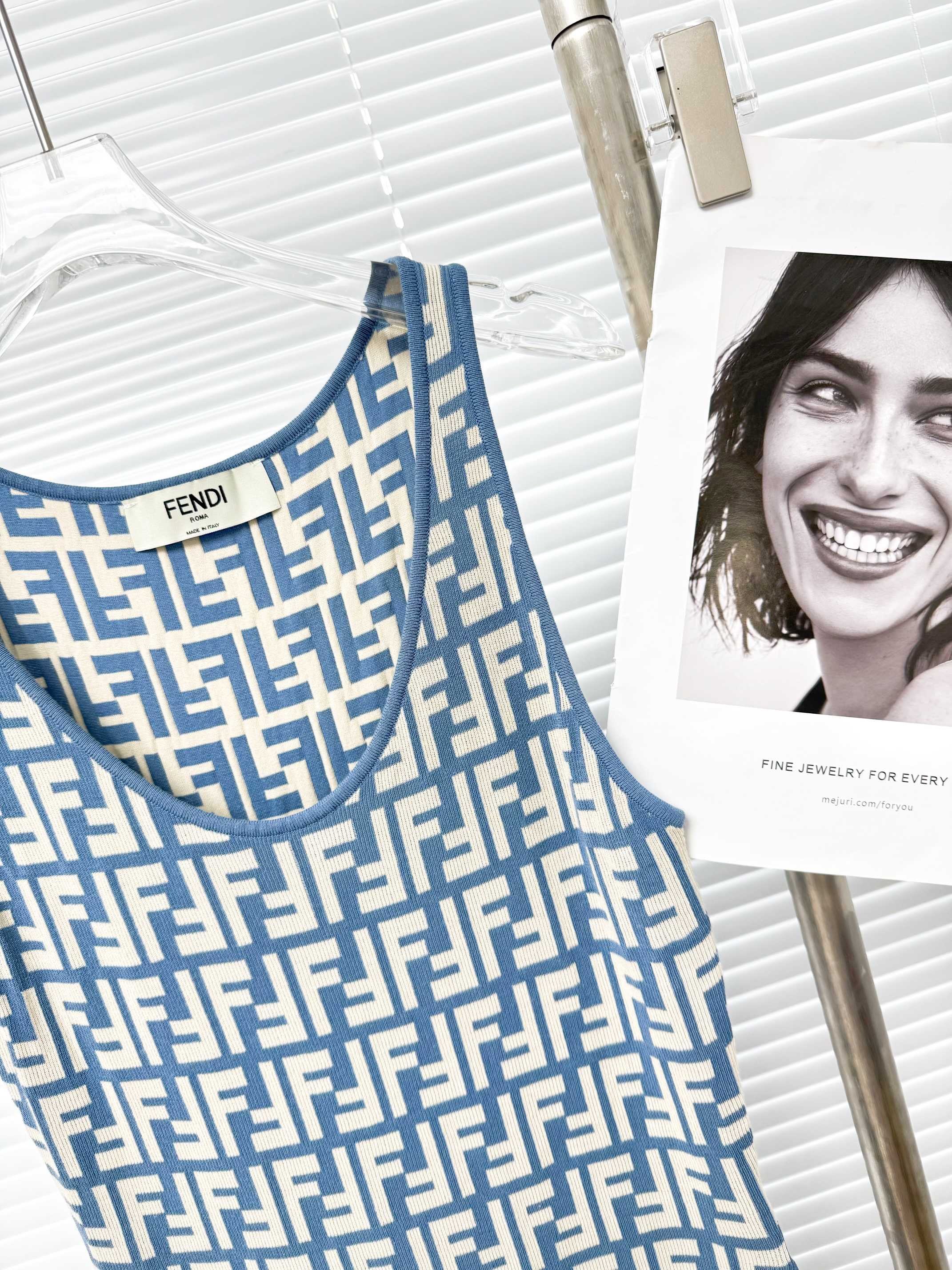 FENDI 펜디 FF 모노그램 니트 슬리브리스 원피스 11