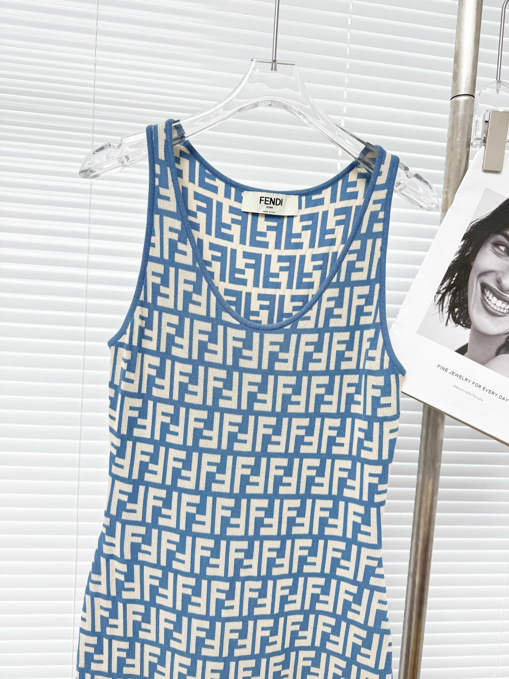 FENDI 펜디 FF 모노그램 니트 슬리브리스 원피스 12