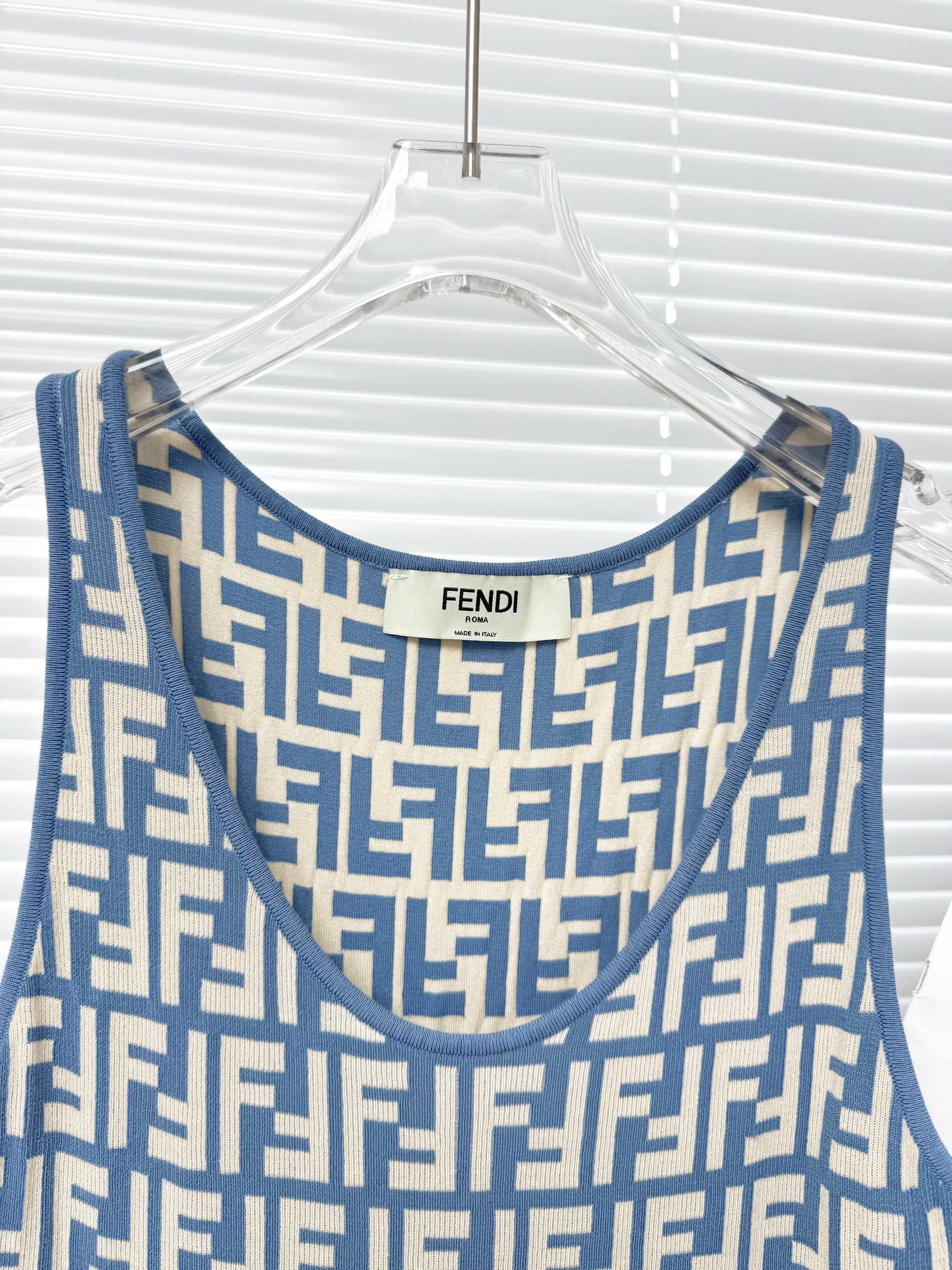 FENDI 펜디 FF 모노그램 니트 슬리브리스 원피스 13