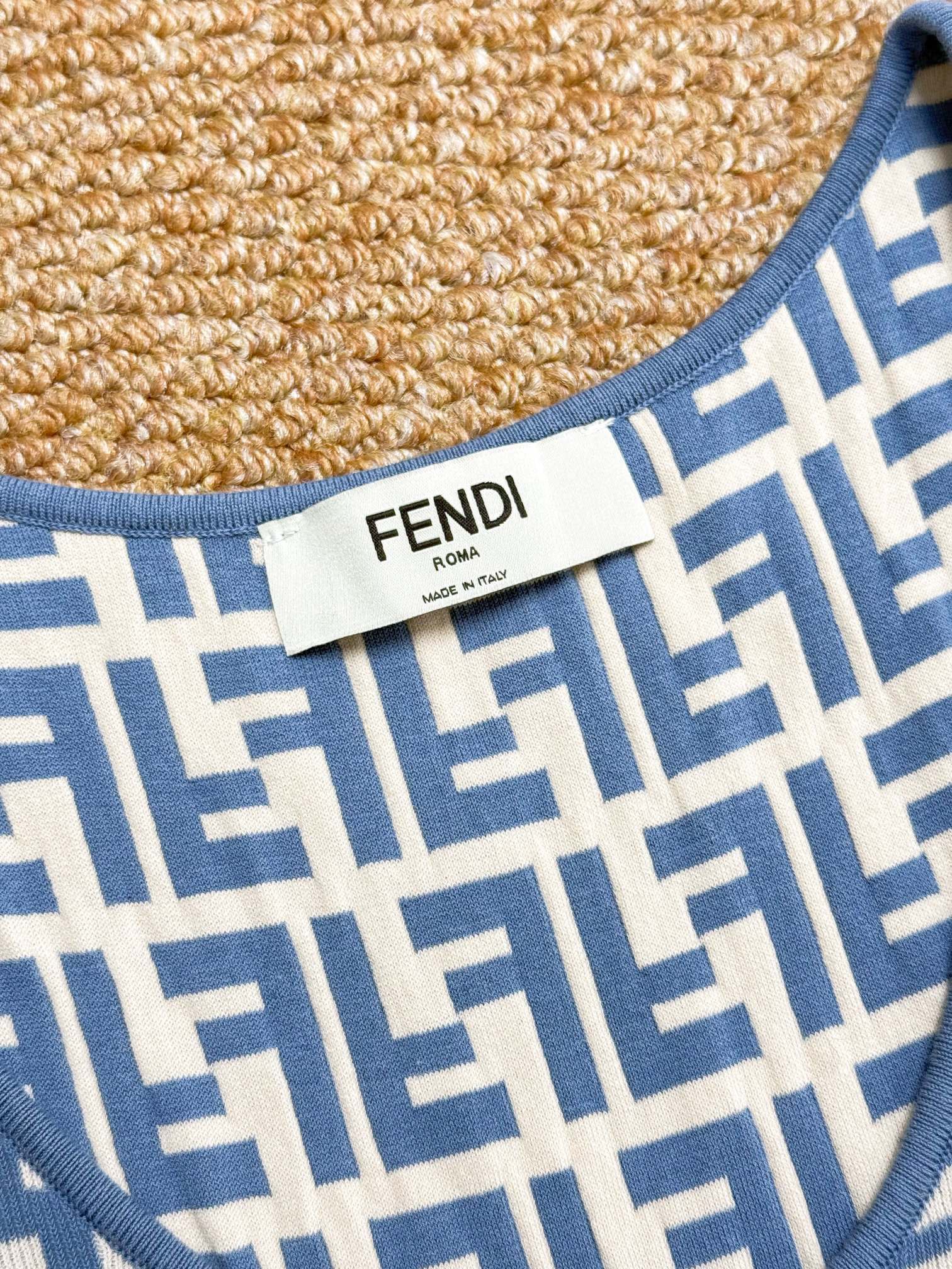 FENDI 펜디 FF 모노그램 니트 슬리브리스 원피스 15