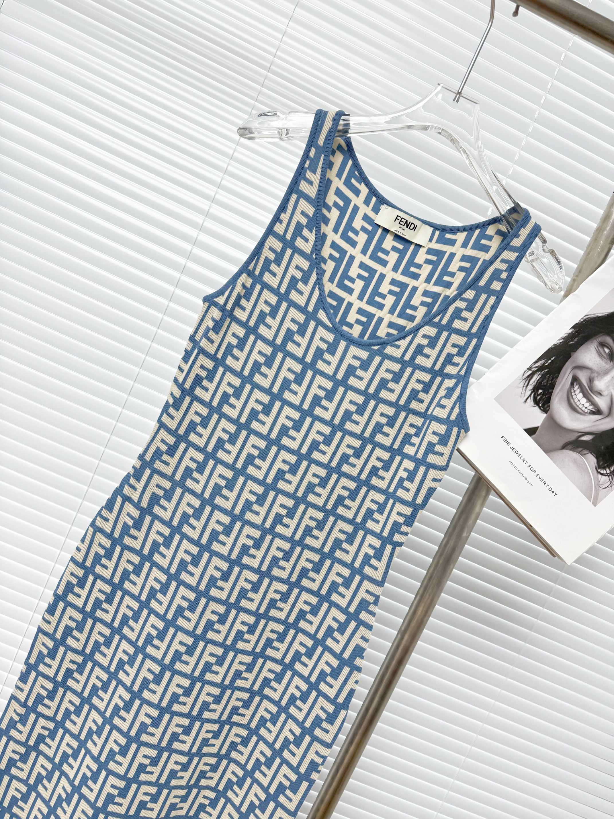 FENDI 펜디 FF 모노그램 니트 슬리브리스 원피스 18