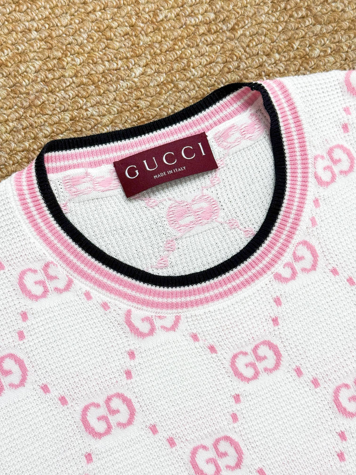 GUCCI 구찌 GG 모노그램 자가드 반팔 니트 탑 17