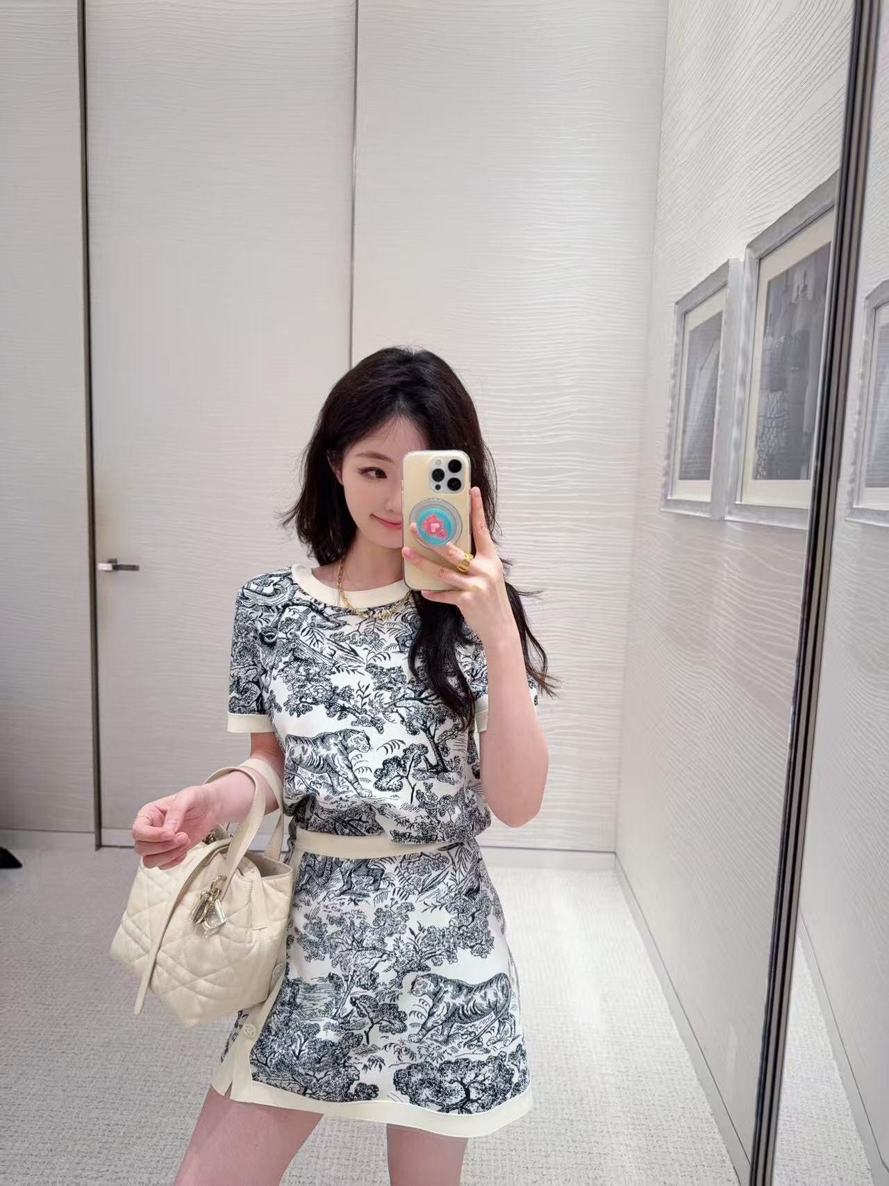 Dior 디올 ‘투알 드 주이’ 애니멀 자카드 반팔 니트 3