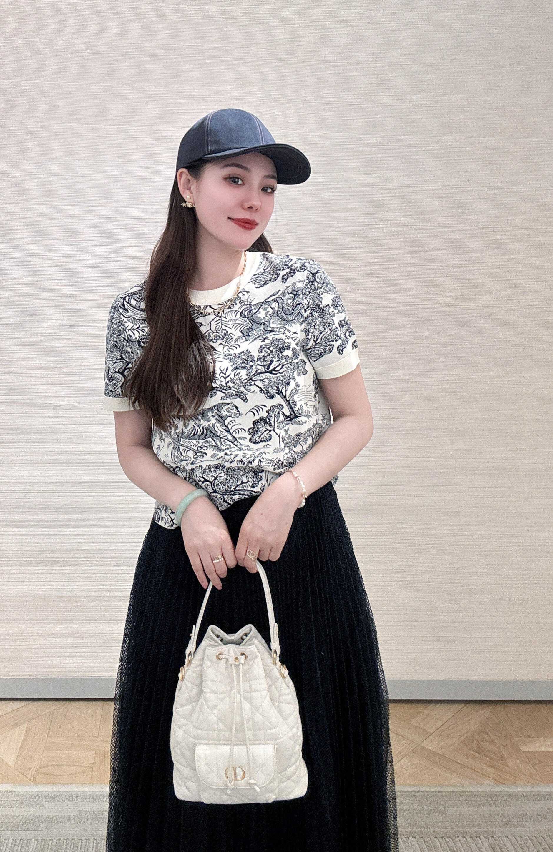 Dior 디올 ‘투알 드 주이’ 애니멀 자카드 반팔 니트 8