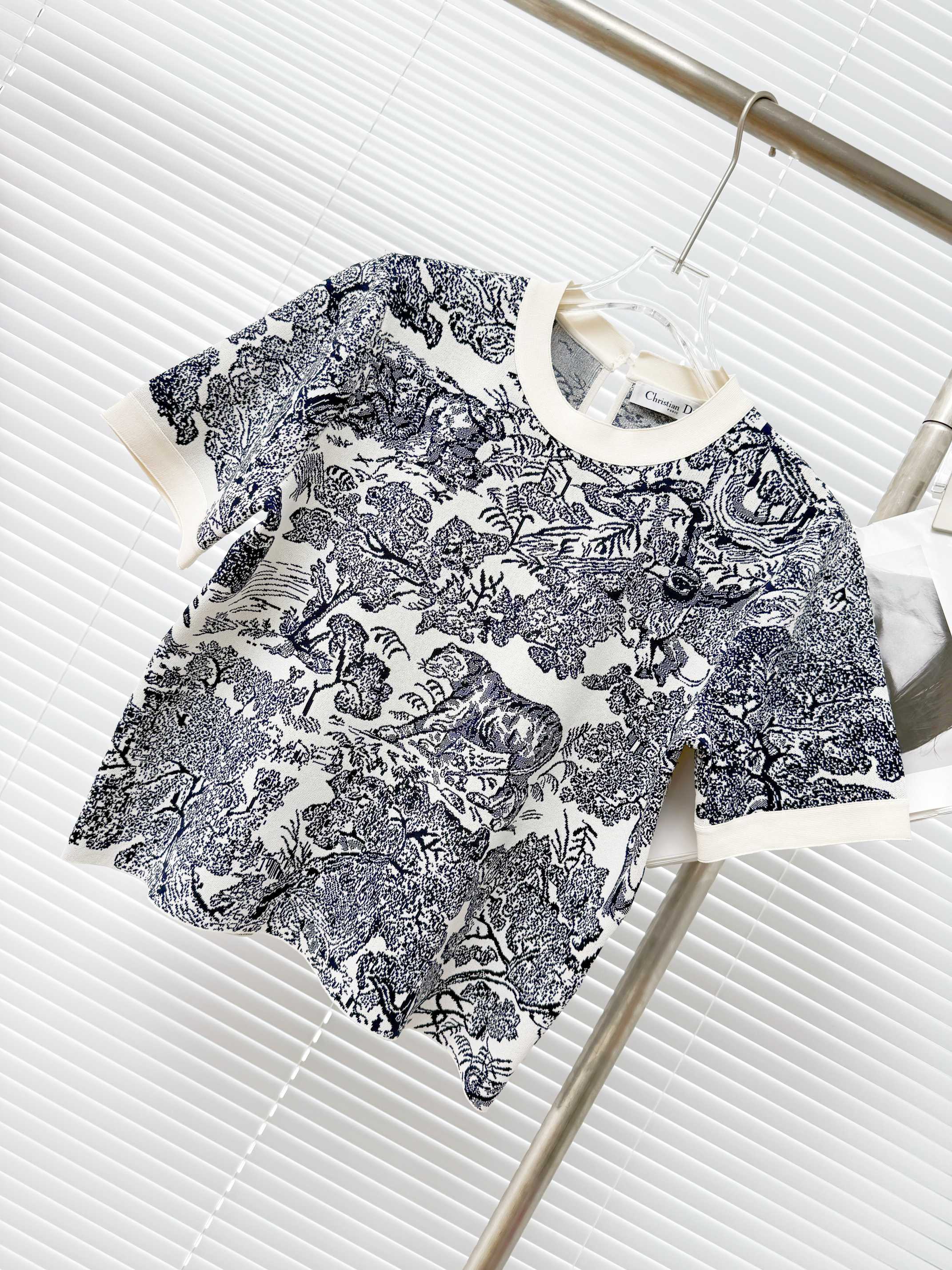 Dior 디올 ‘투알 드 주이’ 애니멀 자카드 반팔 니트 18