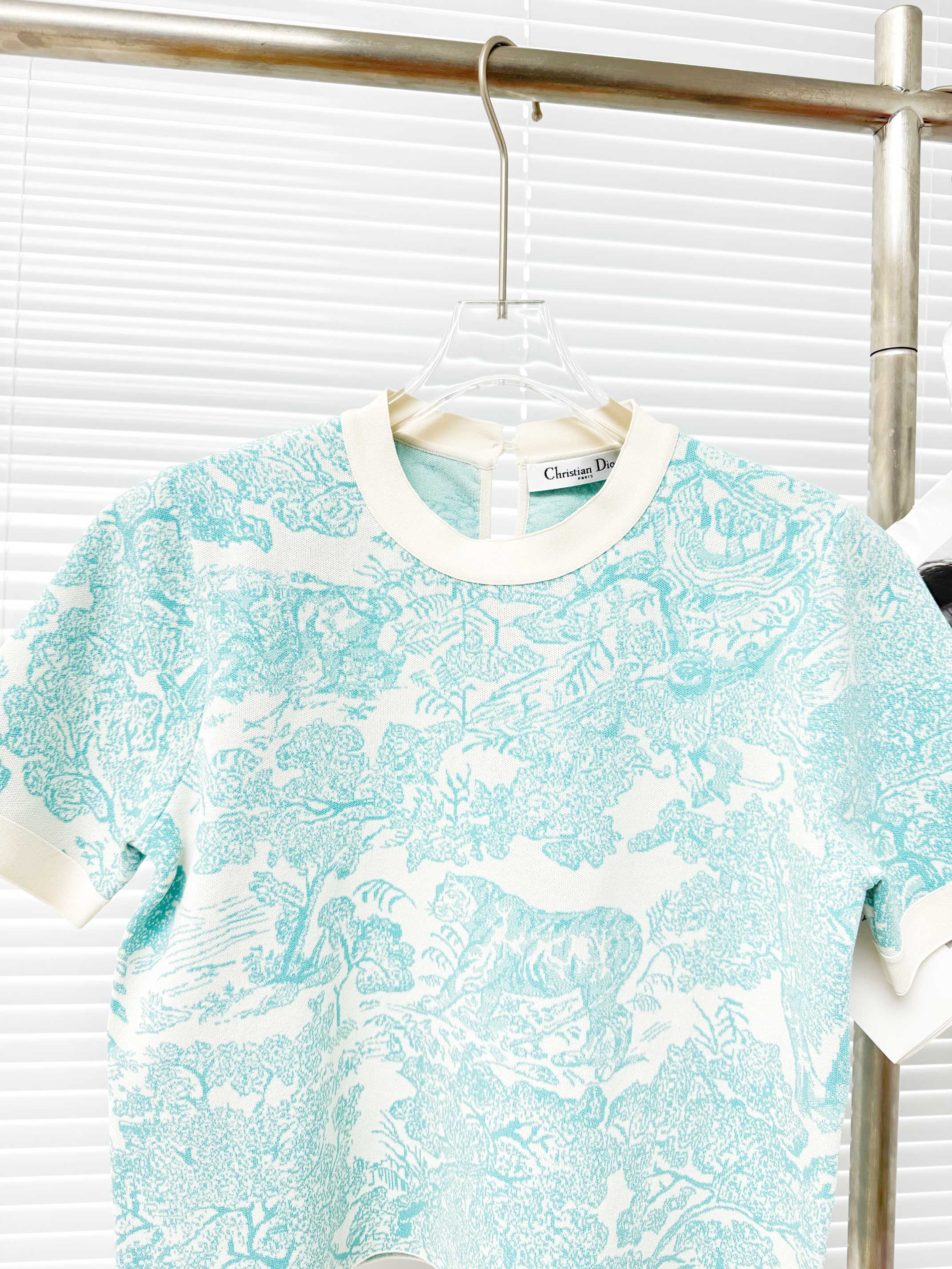 Dior 디올 ‘투알 드 주이’ 애니멀 자카드 반팔 니트 22