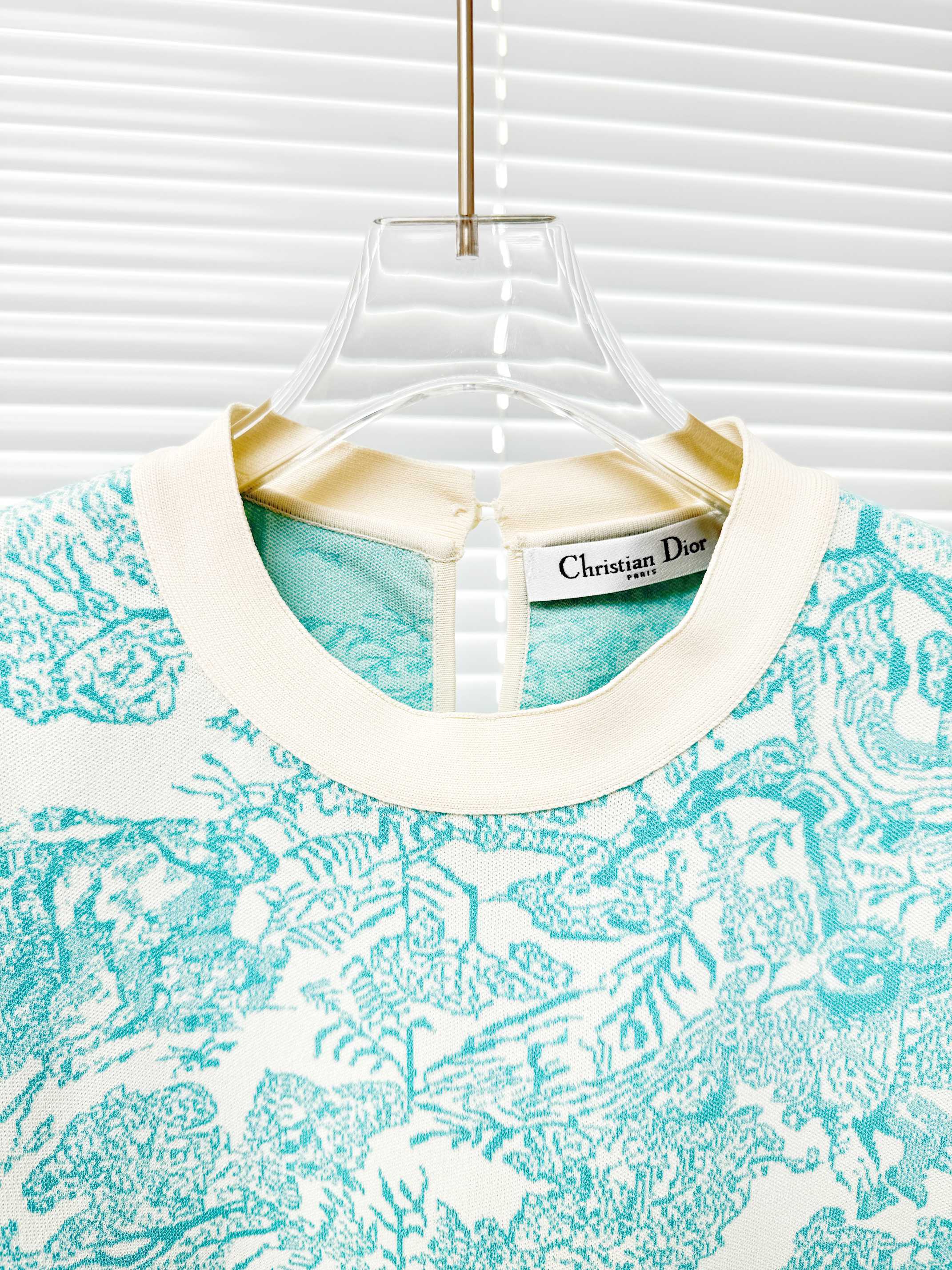 Dior 디올 ‘투알 드 주이’ 애니멀 자카드 반팔 니트 23