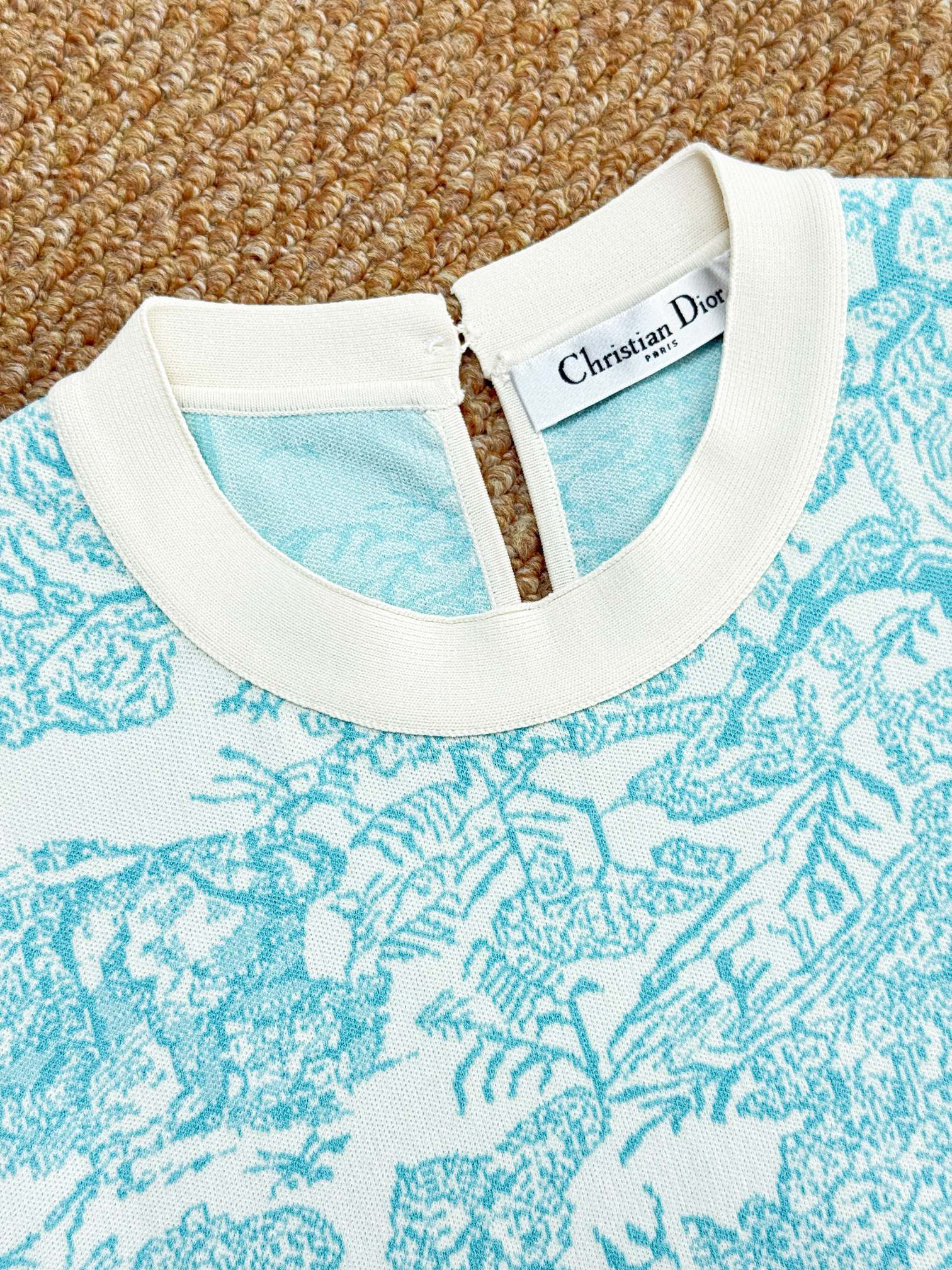 Dior 디올 ‘투알 드 주이’ 애니멀 자카드 반팔 니트 24