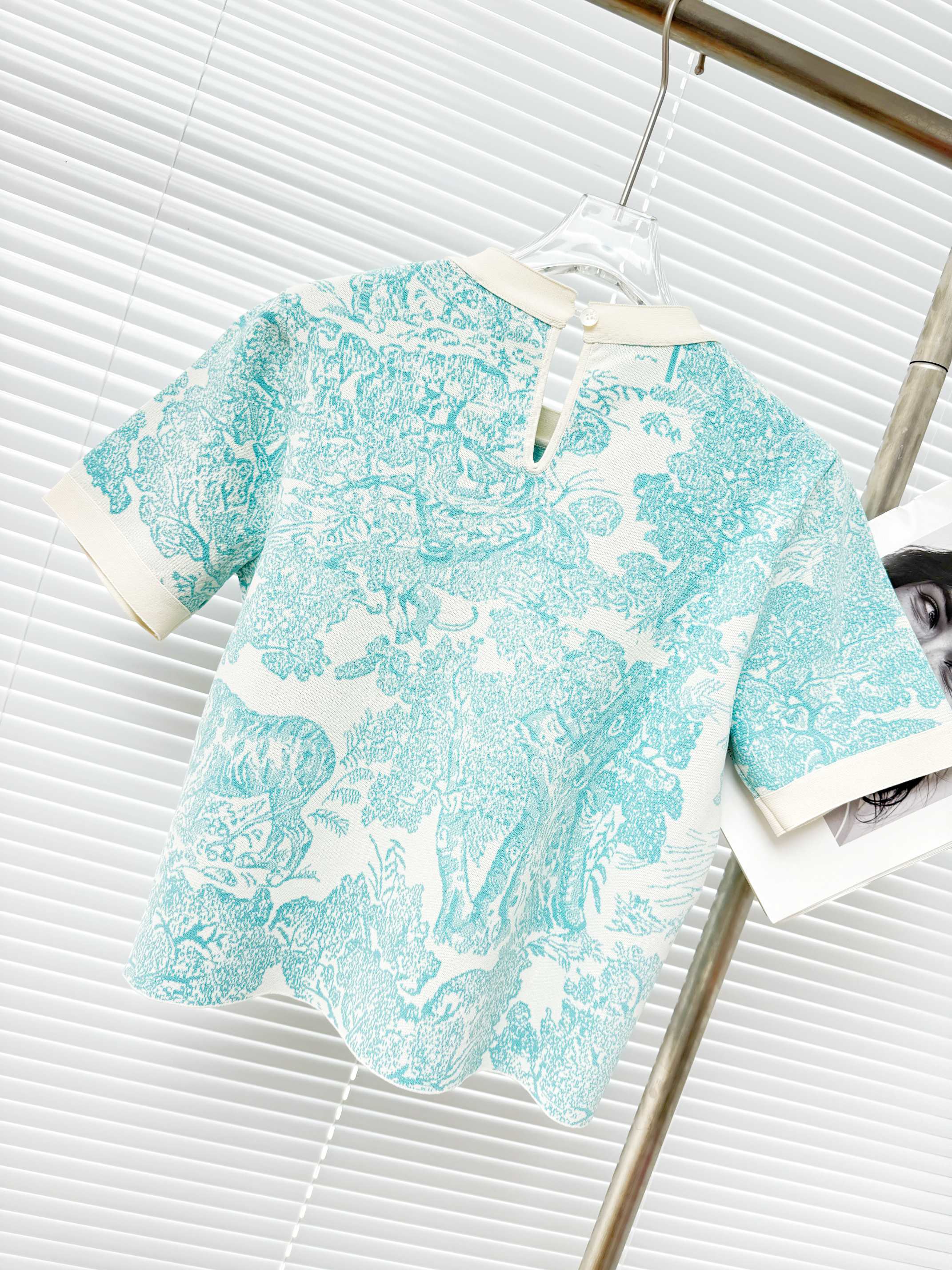 Dior 디올 ‘투알 드 주이’ 애니멀 자카드 반팔 니트 28