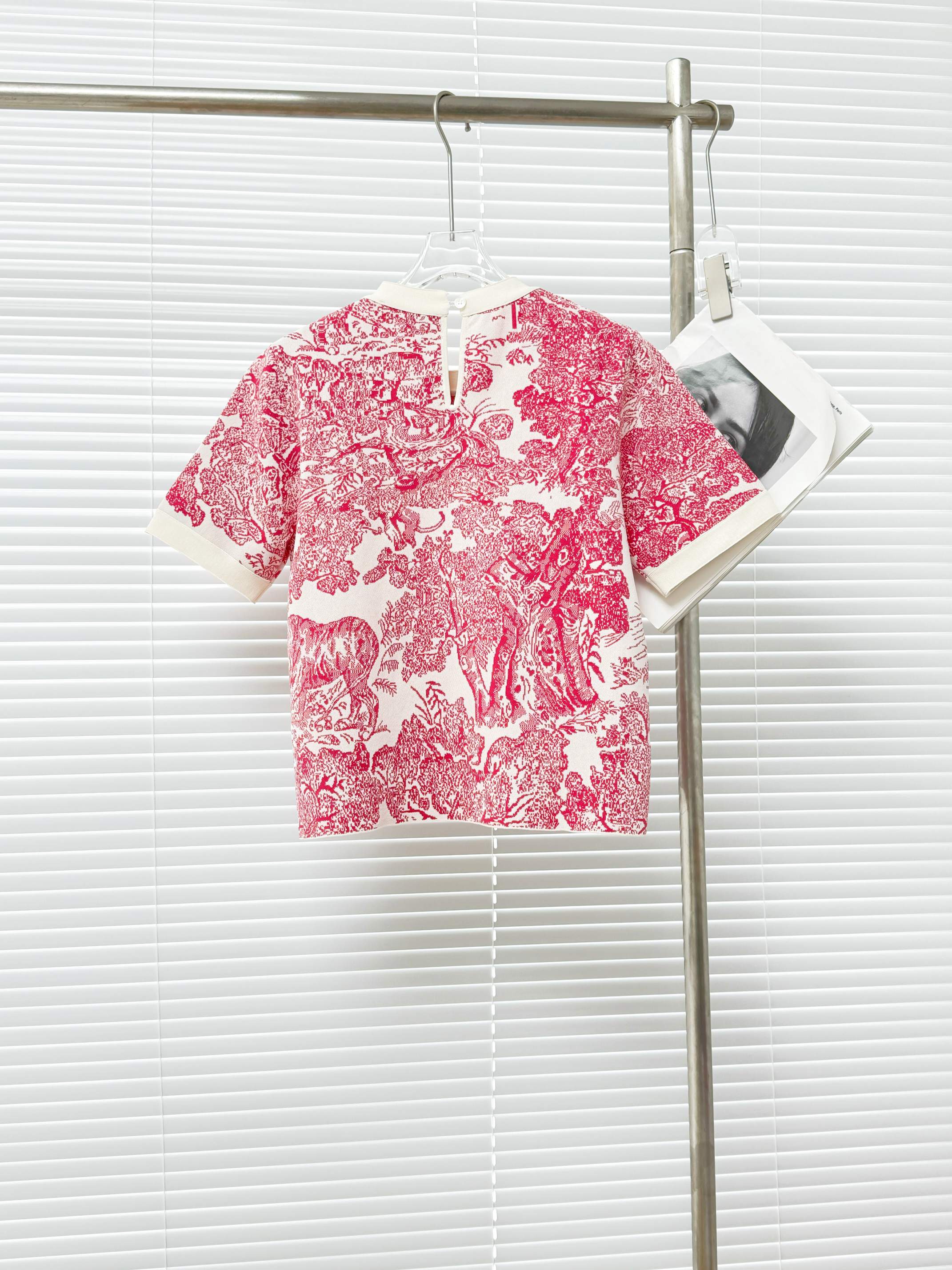 Dior 디올 ‘투알 드 주이’ 애니멀 자카드 반팔 니트 30