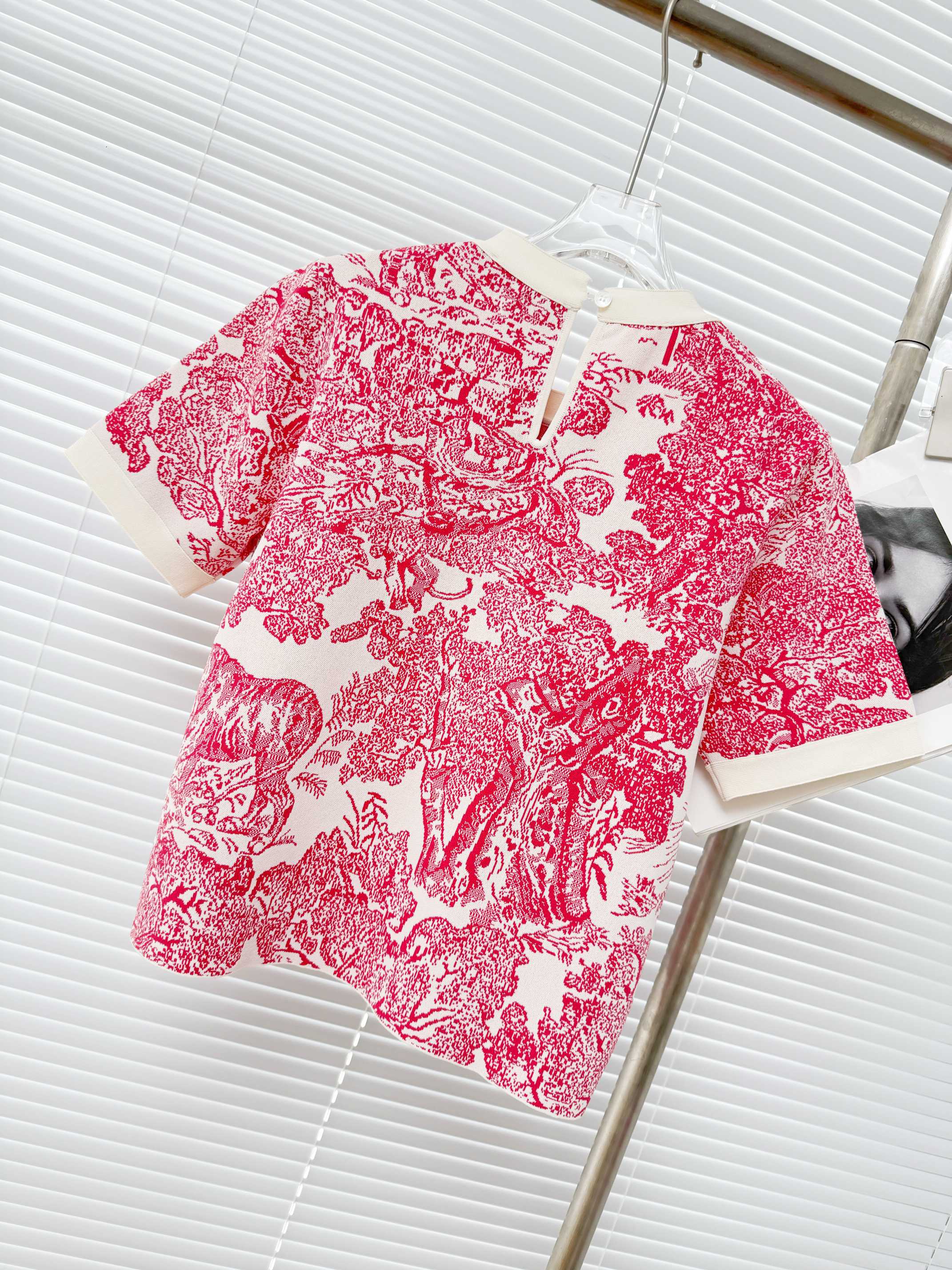 Dior 디올 ‘투알 드 주이’ 애니멀 자카드 반팔 니트 37