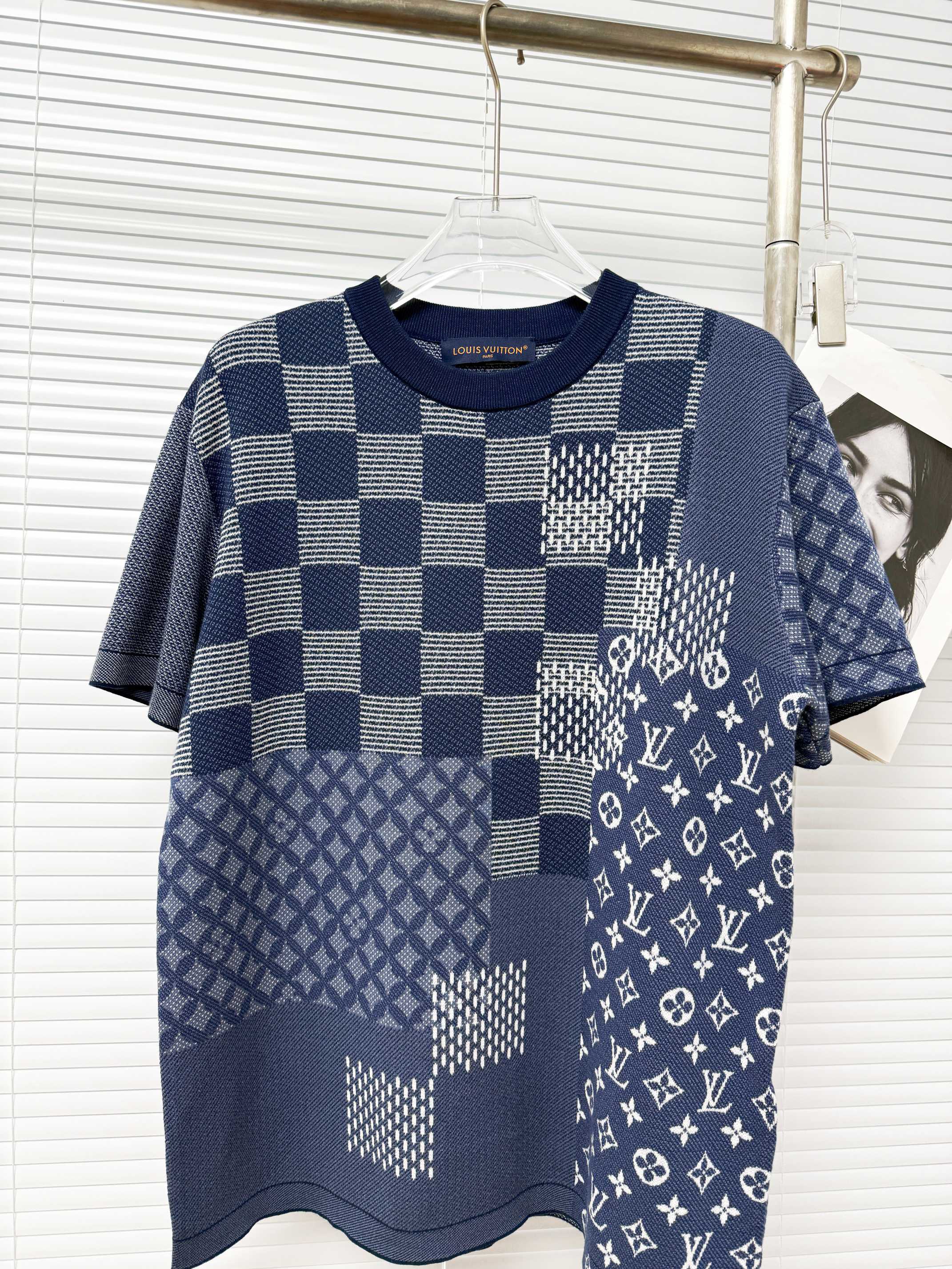 LOUIS VUITTON 루이비통 다미에 모노그램 패치워크 코튼 반팔 티셔츠 9