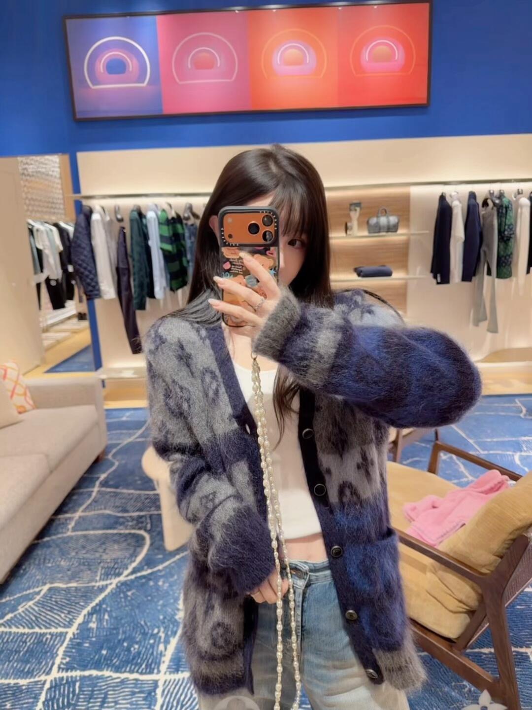 LOUIS VUITTON 루이비통 마해모 헤어플라워 니트 가디건 2