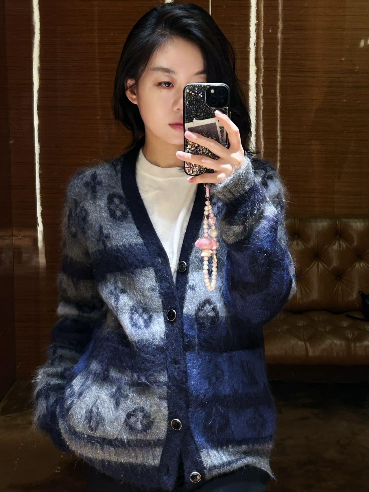 LOUIS VUITTON 루이비통 마해모 헤어플라워 니트 가디건 4