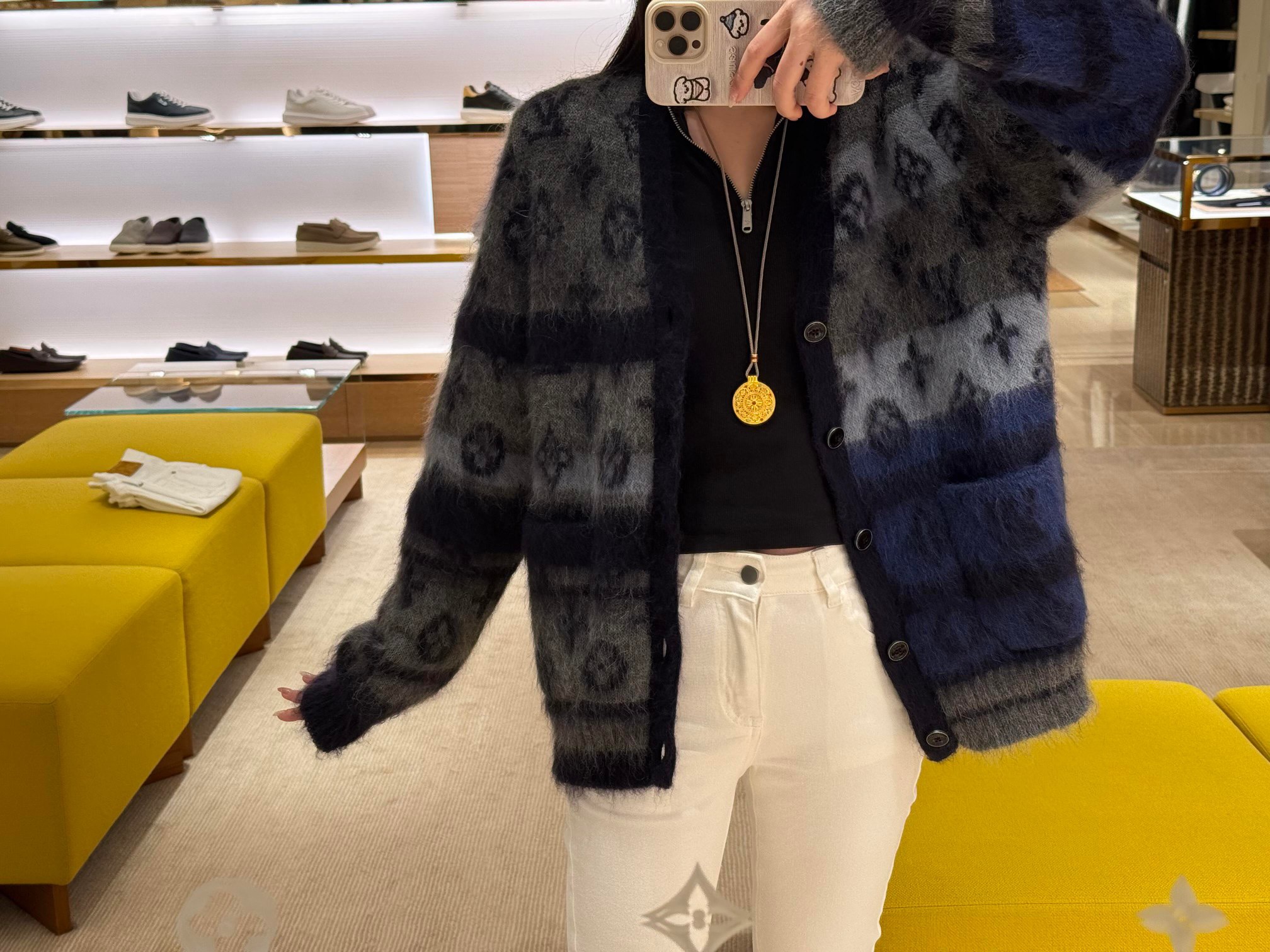 LOUIS VUITTON 루이비통 마해모 헤어플라워 니트 가디건 5