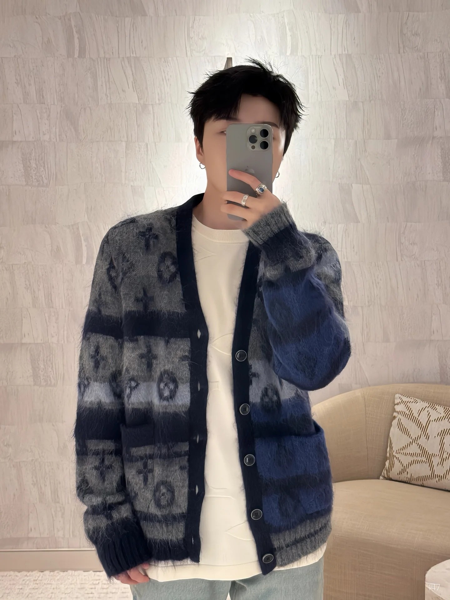 LOUIS VUITTON 루이비통 마해모 헤어플라워 니트 가디건 7