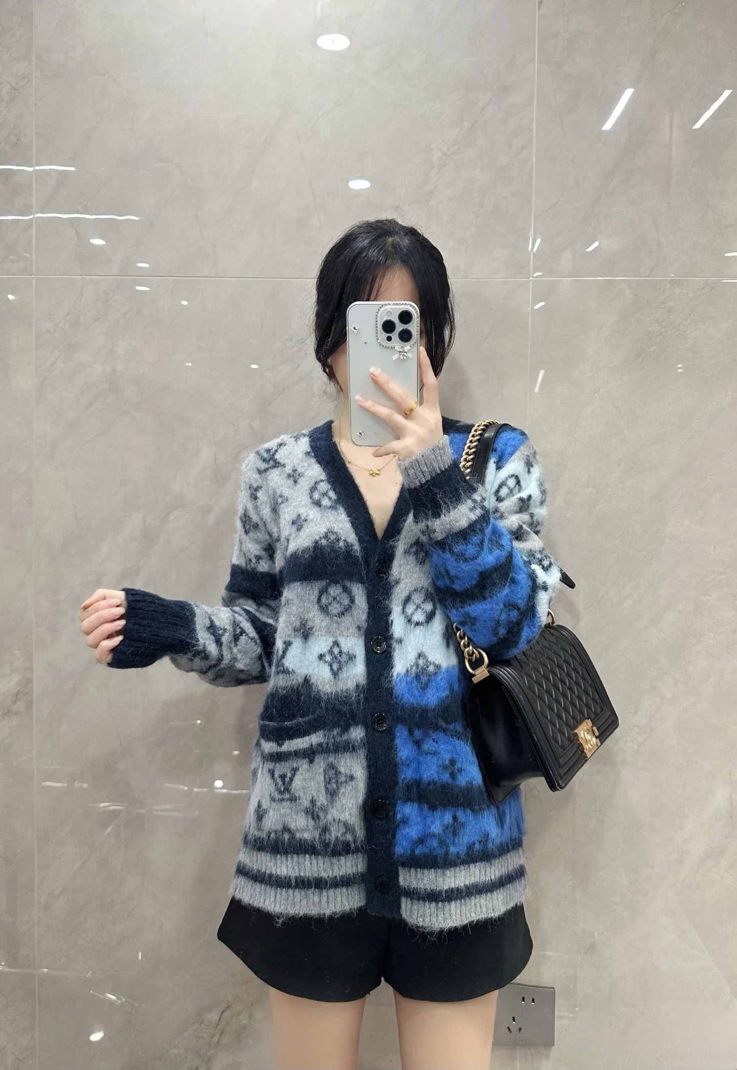 LOUIS VUITTON 루이비통 마해모 헤어플라워 니트 가디건 9