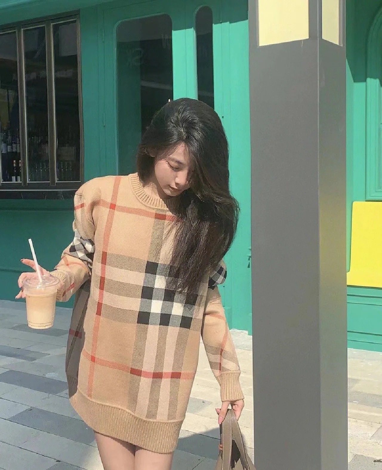 BURBERRY 버버리 클래식 체크 오버핏 라운드 니트 스웨터 9