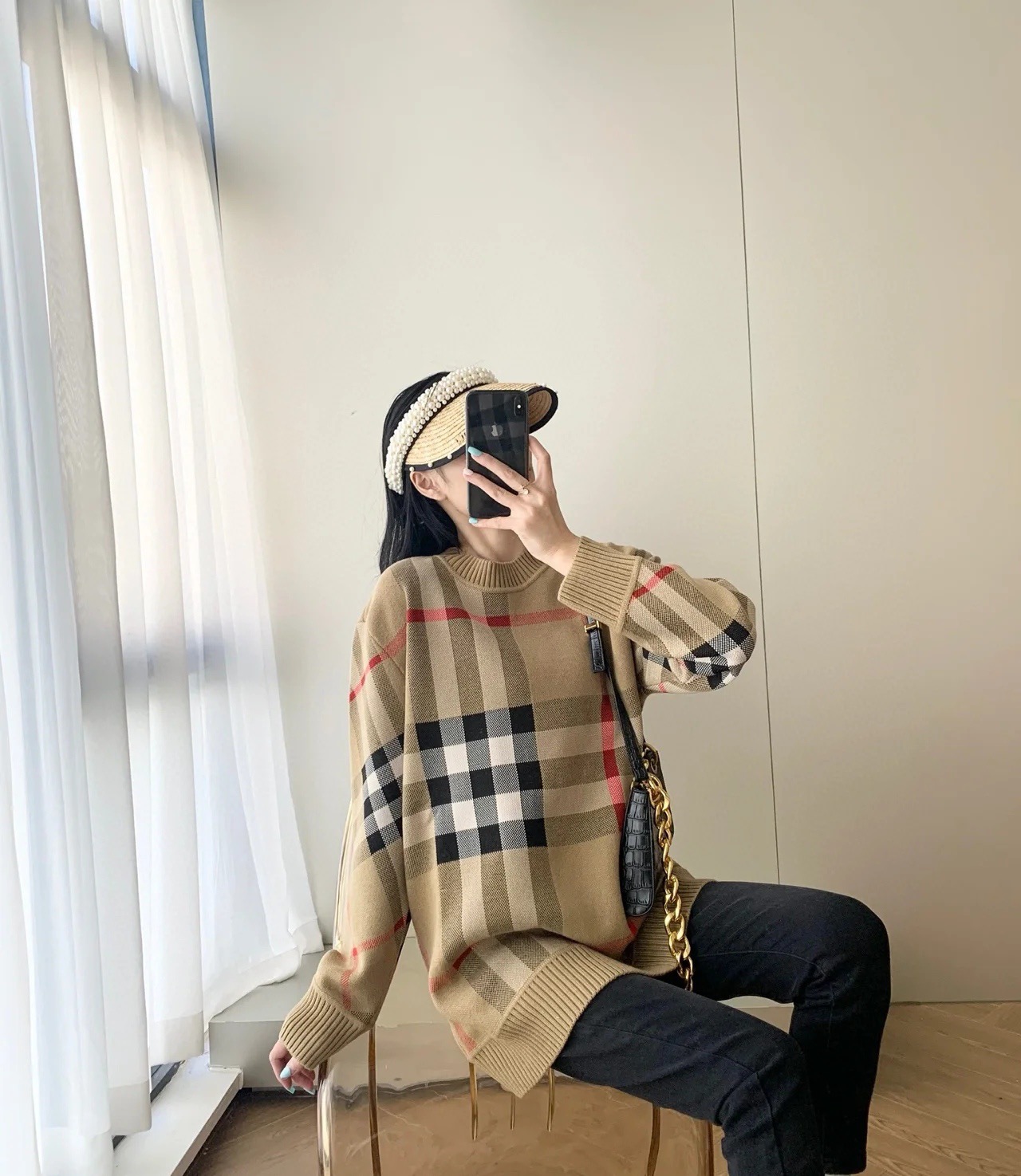 BURBERRY 버버리 클래식 체크 오버핏 라운드 니트 스웨터 11