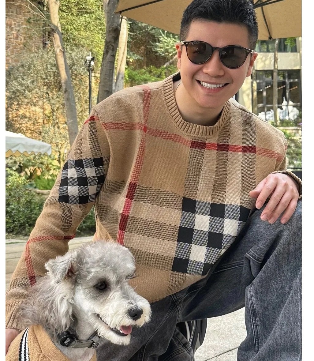 BURBERRY 버버리 클래식 체크 오버핏 라운드 니트 스웨터 12