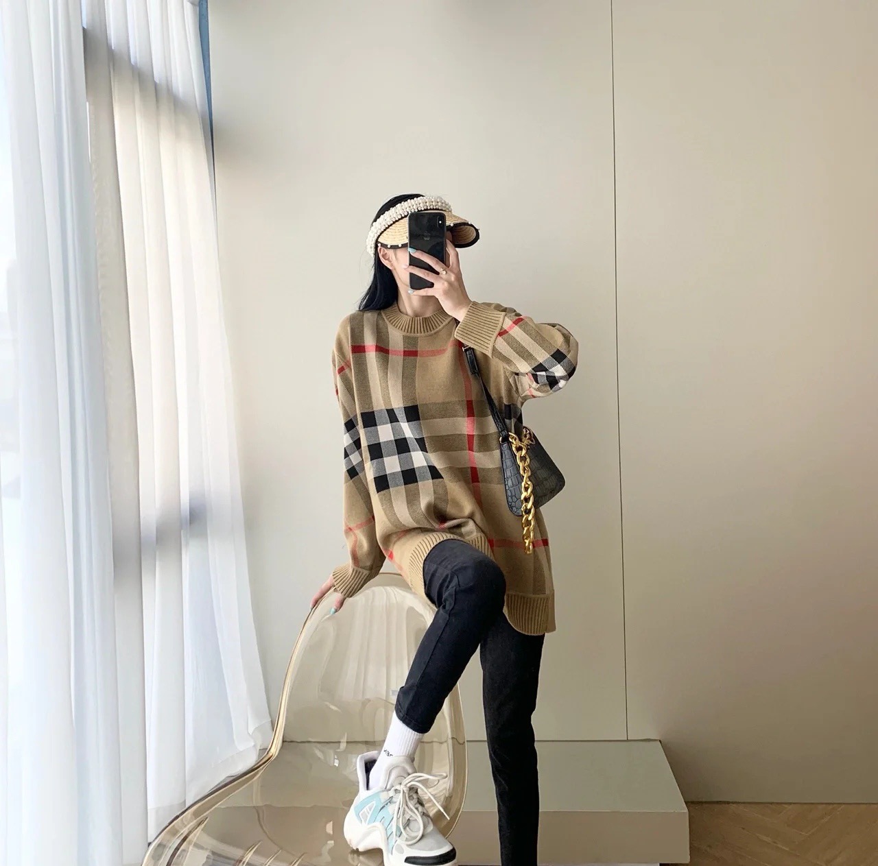 BURBERRY 버버리 클래식 체크 오버핏 라운드 니트 스웨터 13