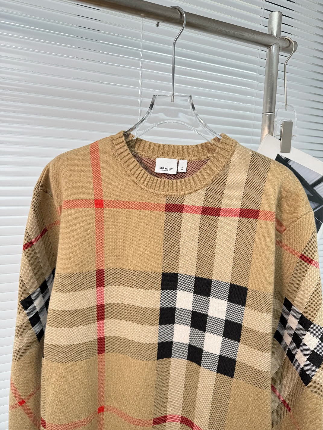 BURBERRY 버버리 클래식 체크 오버핏 라운드 니트 스웨터 21