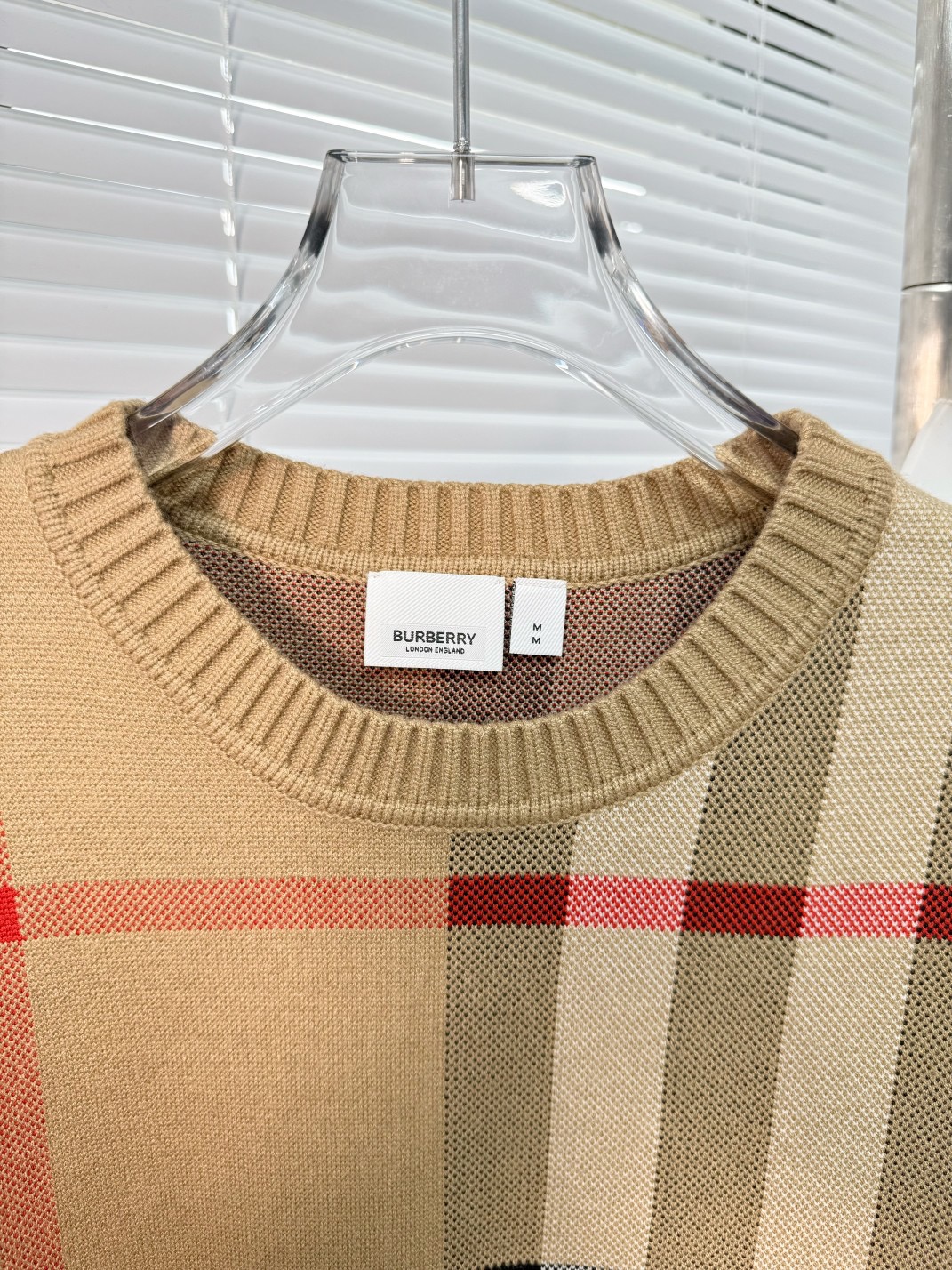 BURBERRY 버버리 클래식 체크 오버핏 라운드 니트 스웨터 24