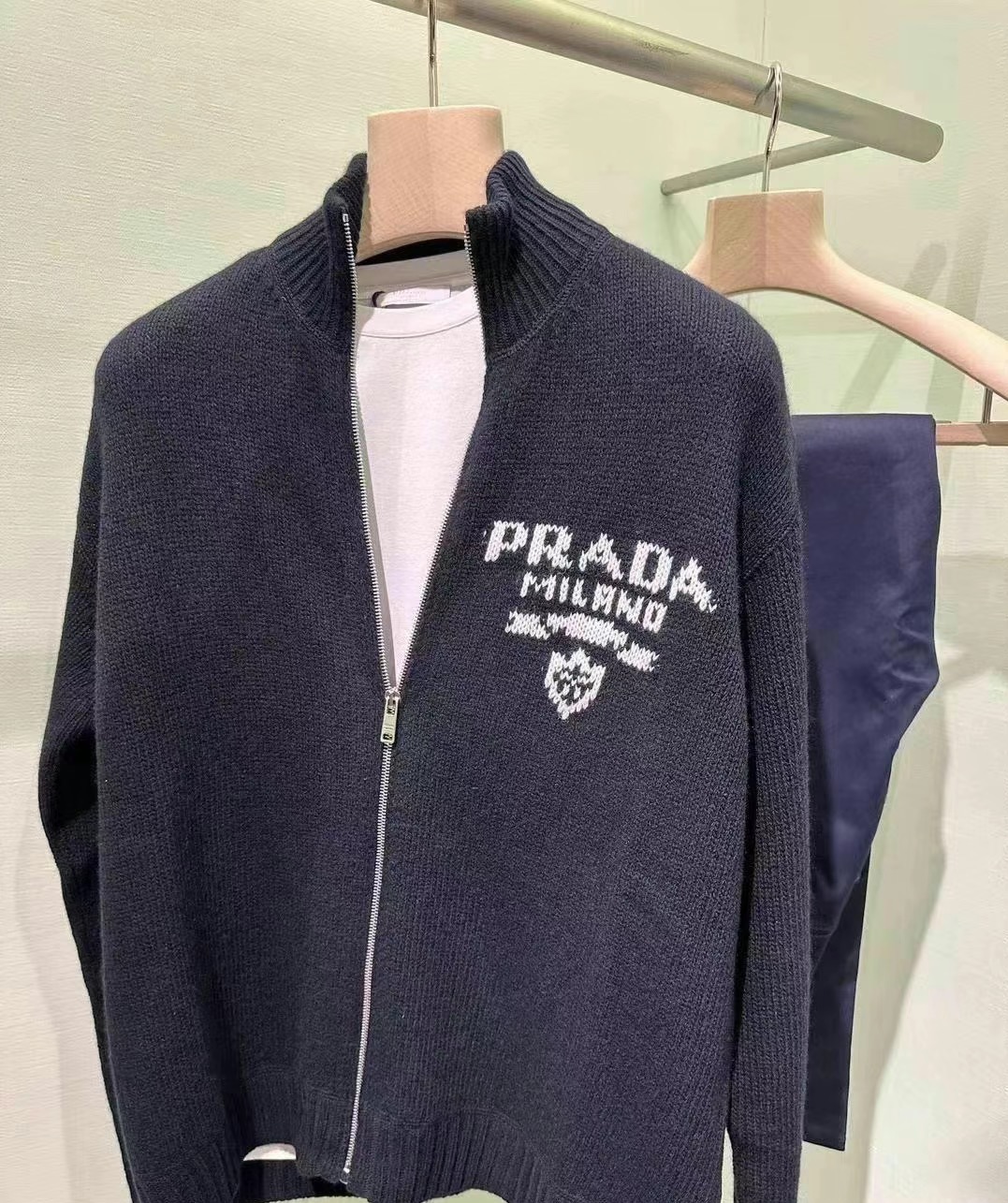 PRADA 프라다 울 혼방 집업 하이넥 니트 자켓 2
