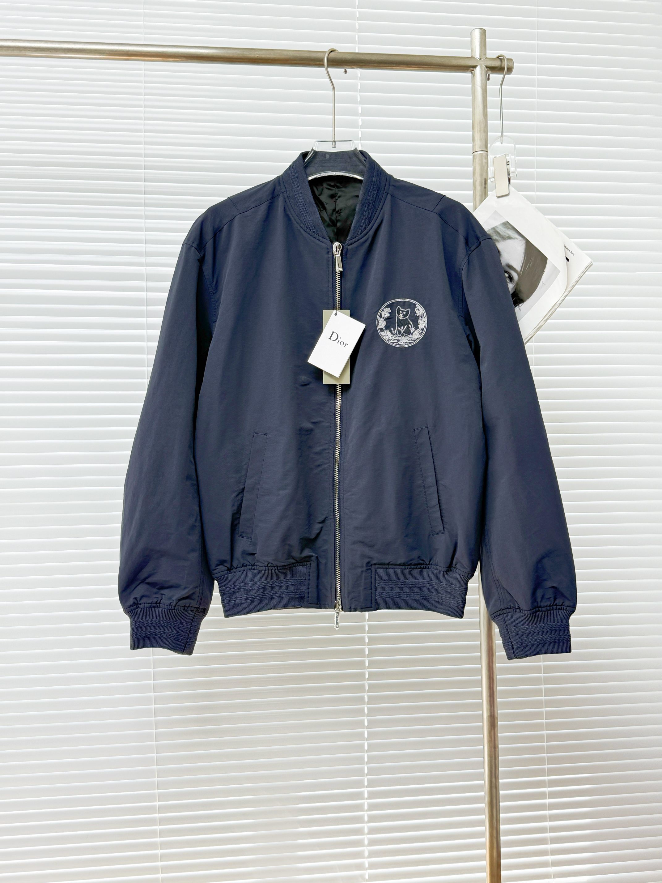 Dior 디올 × Hylton Nel 협업 ‘For My Real Friends’ 자수 봄버 재킷 9