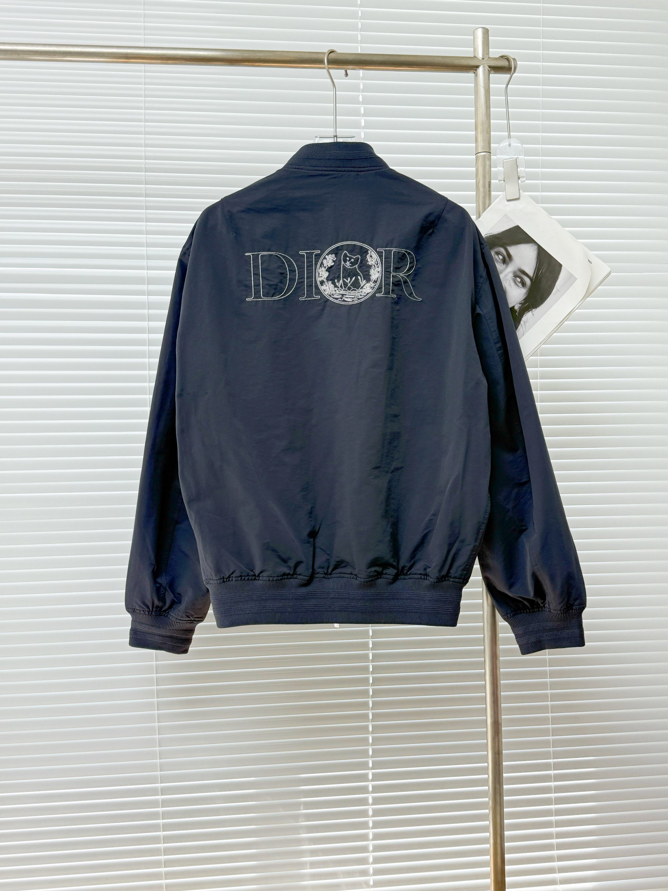 Dior 디올 × Hylton Nel 협업 ‘For My Real Friends’ 자수 봄버 재킷 10