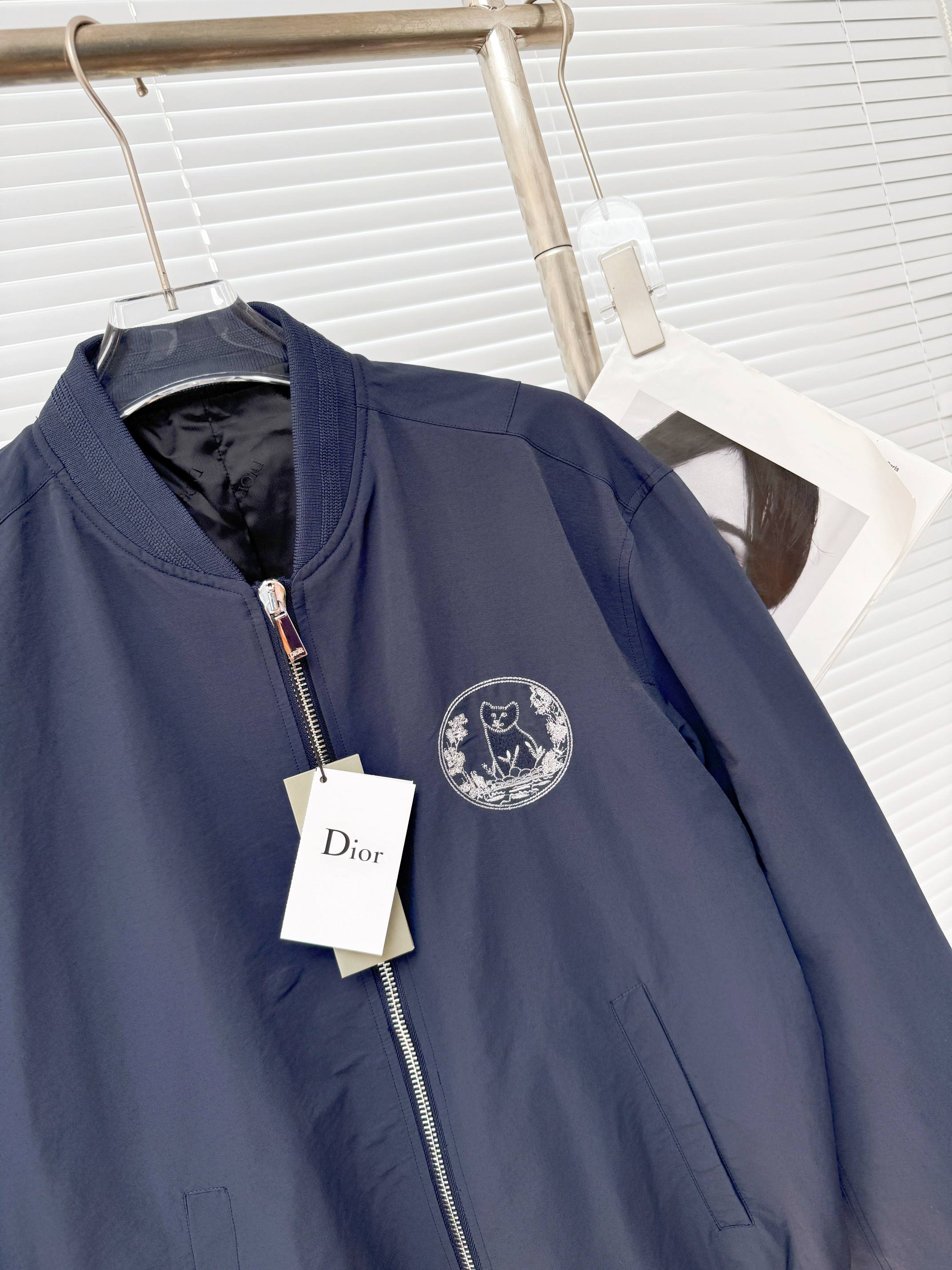 Dior 디올 × Hylton Nel 협업 ‘For My Real Friends’ 자수 봄버 재킷 12