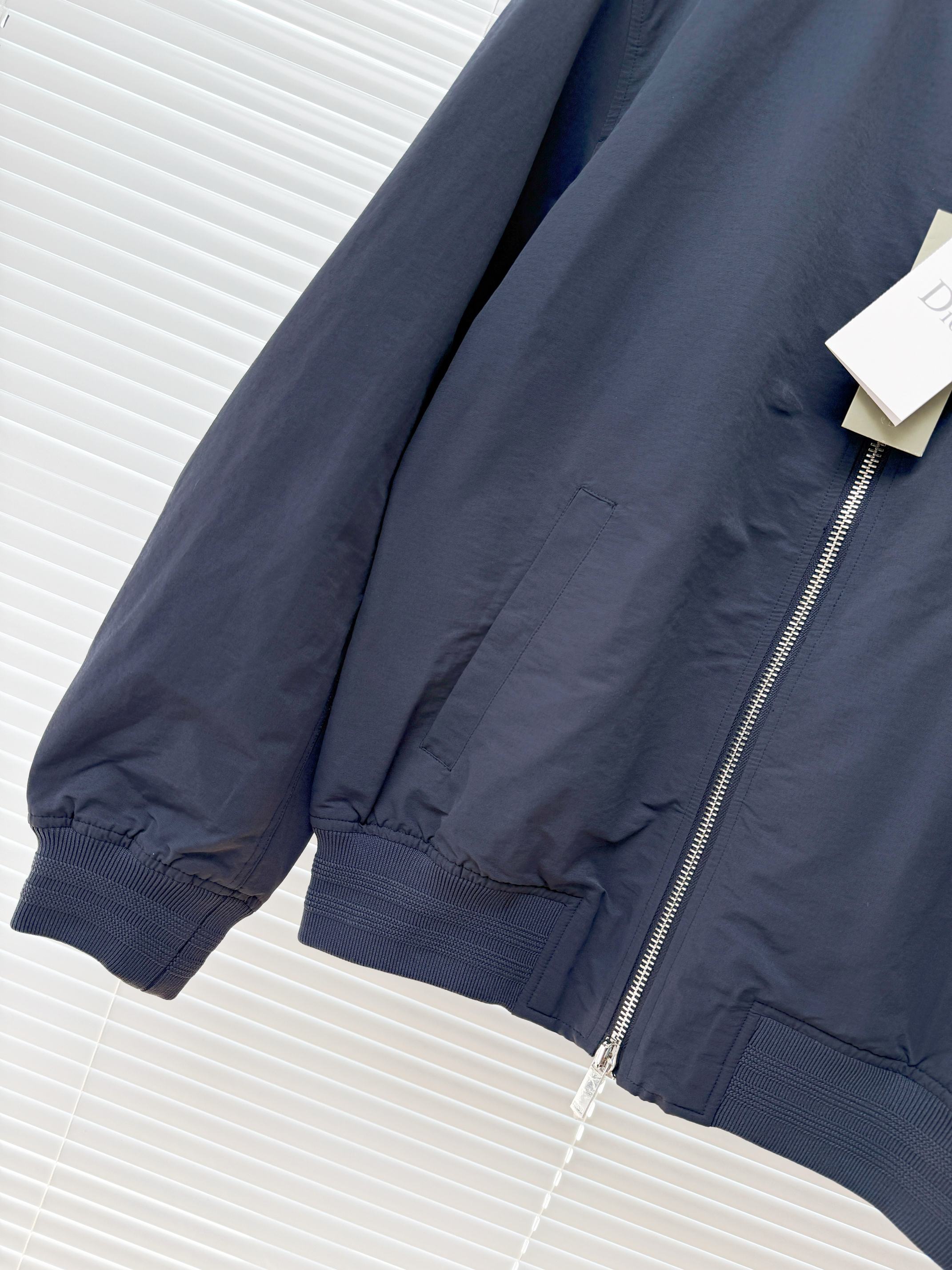 Dior 디올 × Hylton Nel 협업 ‘For My Real Friends’ 자수 봄버 재킷 13