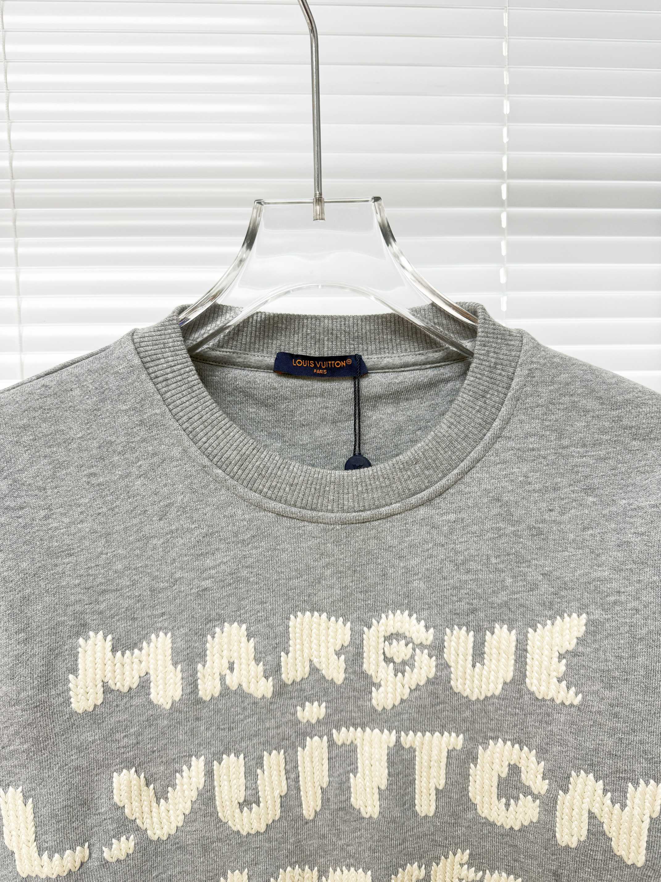 LOUIS VUITTON 루이비통 마르끄 루이비통 뎁세 회색 자수 로고 맨투맨 17