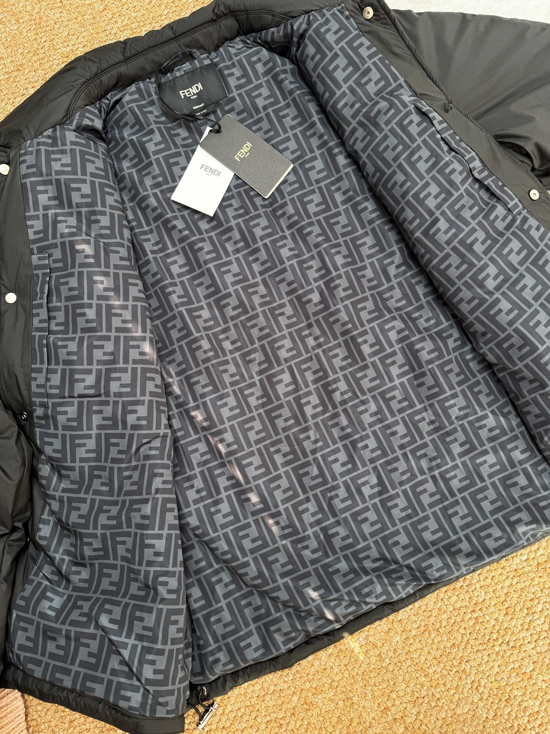 FENDI 펜디 FF 안감 디테일 블랙 와이드핏 자켓 17