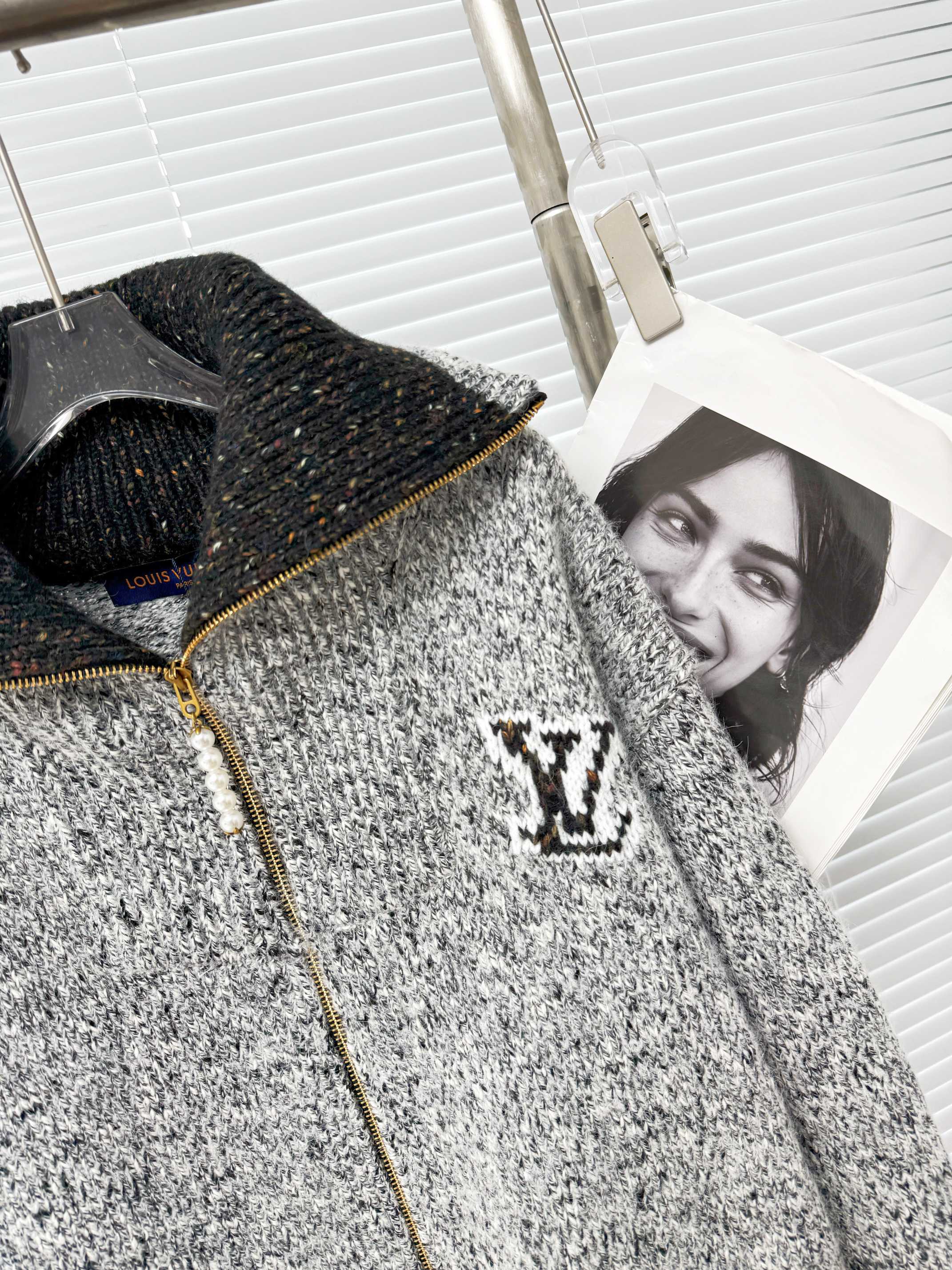 Louis Vuitton 루이비통 x NIGO 25FW 울 블렌드 집업 니트 후드 자켓 14
