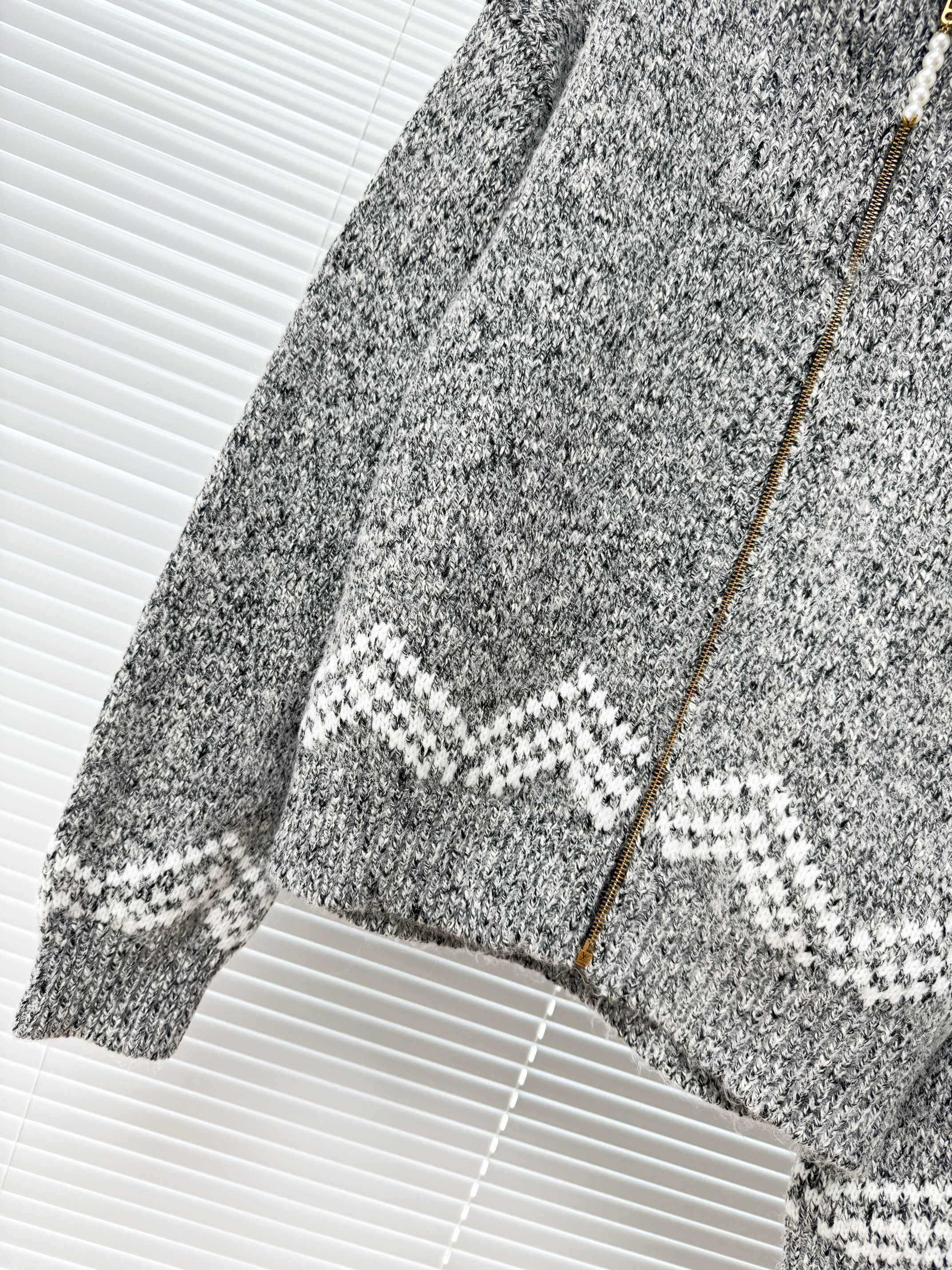 Louis Vuitton 루이비통 x NIGO 25FW 울 블렌드 집업 니트 후드 자켓 15