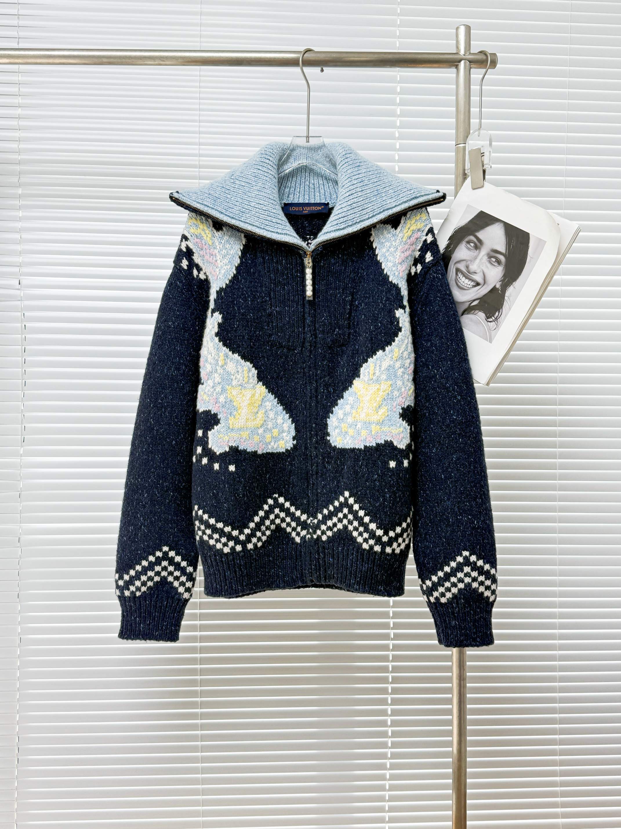 LOUIS VUITTON 루이비통 x Nigo 2025 FW 코이피쉬 니트 하이넥 스웨터 11