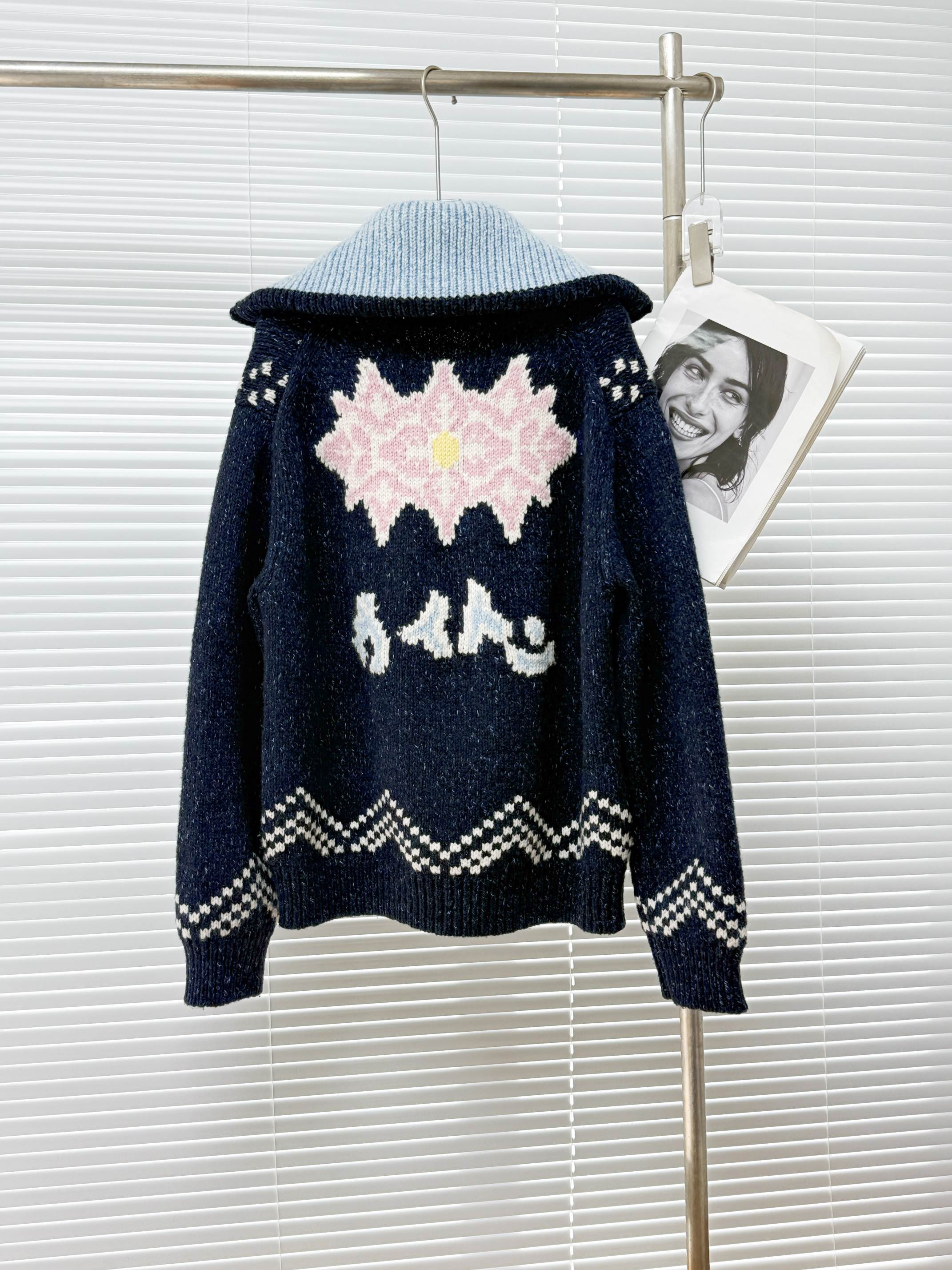 LOUIS VUITTON 루이비통 x Nigo 2025 FW 코이피쉬 니트 하이넥 스웨터 12