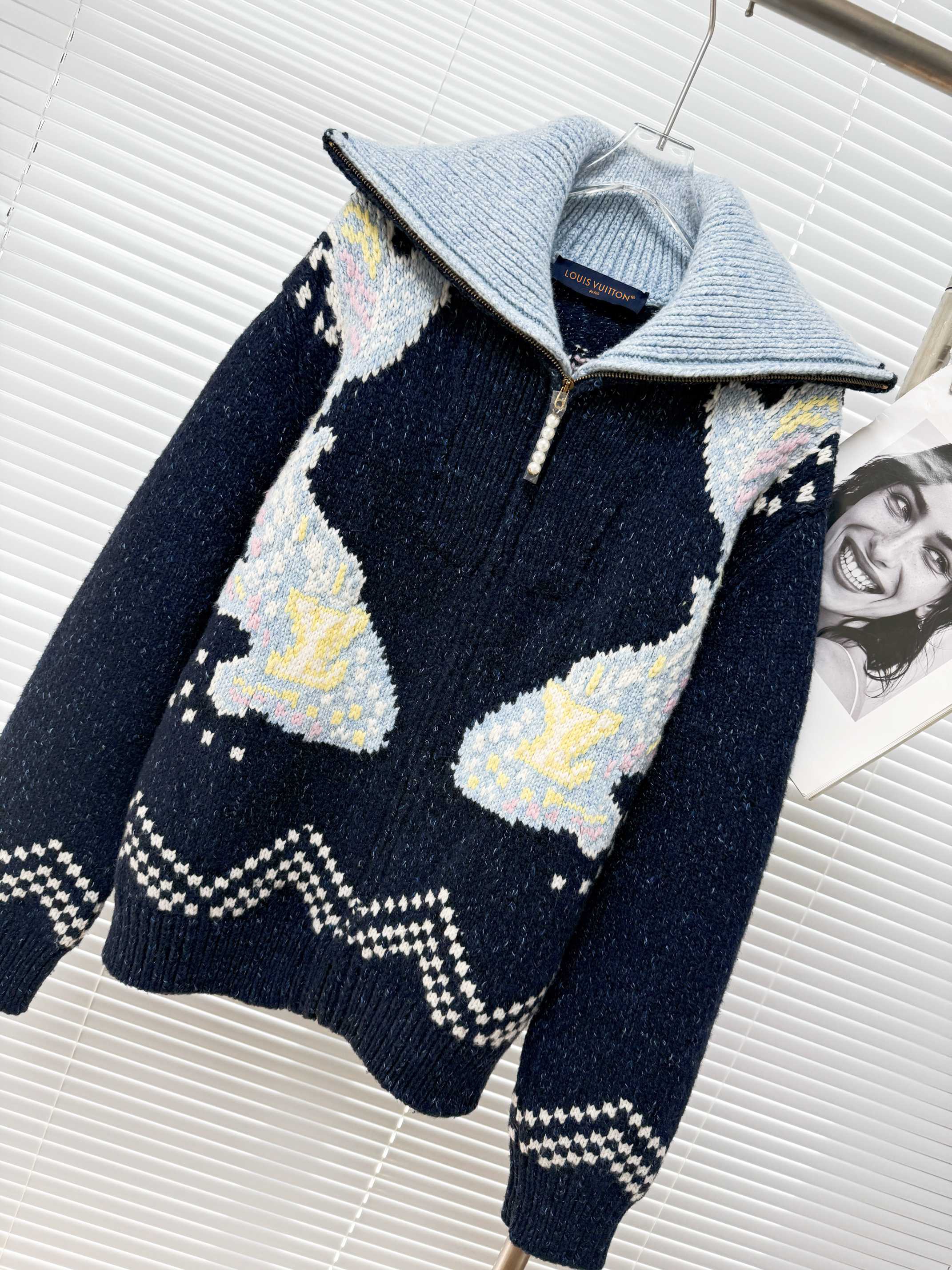 LOUIS VUITTON 루이비통 x Nigo 2025 FW 코이피쉬 니트 하이넥 스웨터 20