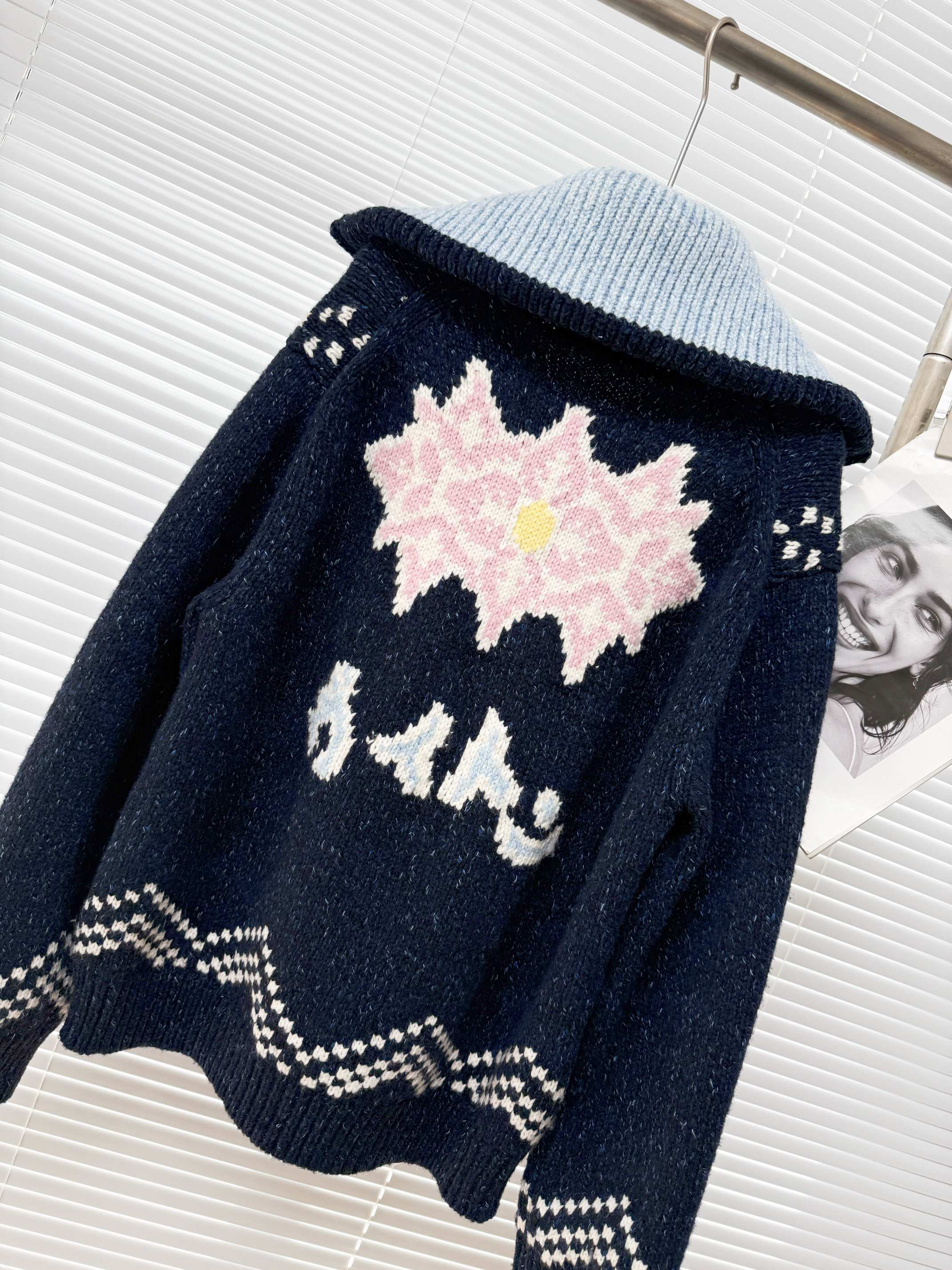 LOUIS VUITTON 루이비통 x Nigo 2025 FW 코이피쉬 니트 하이넥 스웨터 21