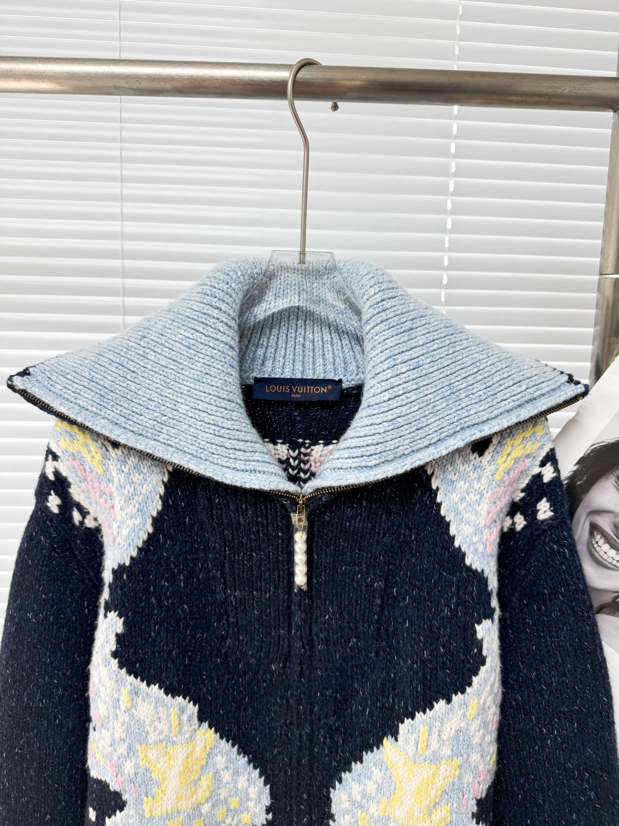 LOUIS VUITTON 루이비통 x Nigo 2025 FW 코이피쉬 니트 하이넥 스웨터 22