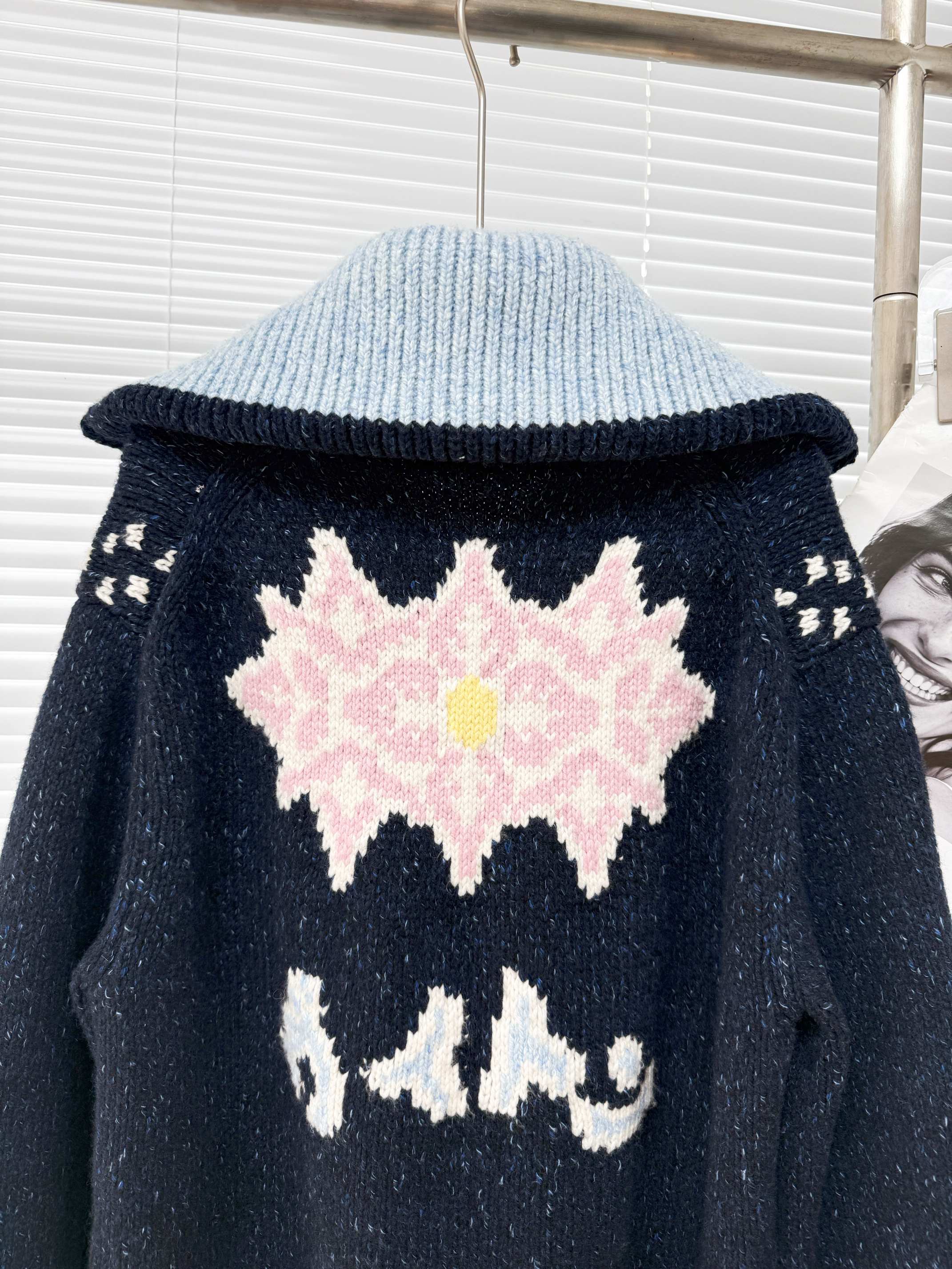 LOUIS VUITTON 루이비통 x Nigo 2025 FW 코이피쉬 니트 하이넥 스웨터 23