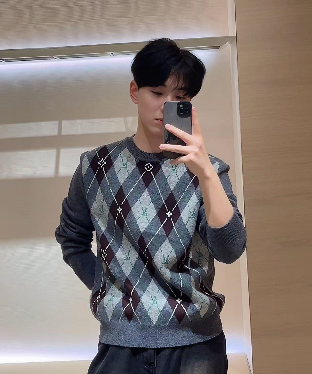 Louis Vuitton 루이비통 아가일 자카드 울 니트 스웨터 4