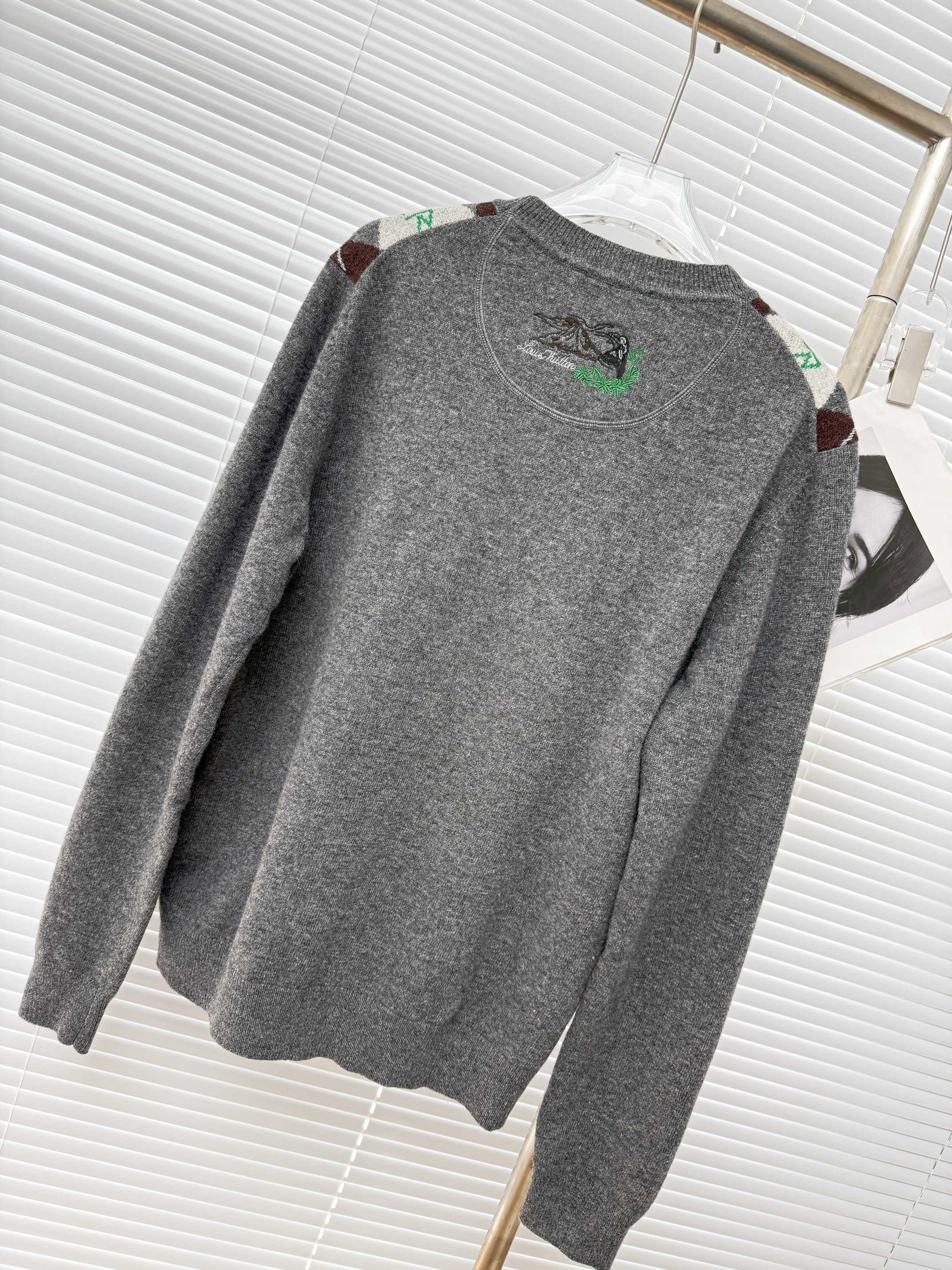 Louis Vuitton 루이비통 아가일 자카드 울 니트 스웨터 21