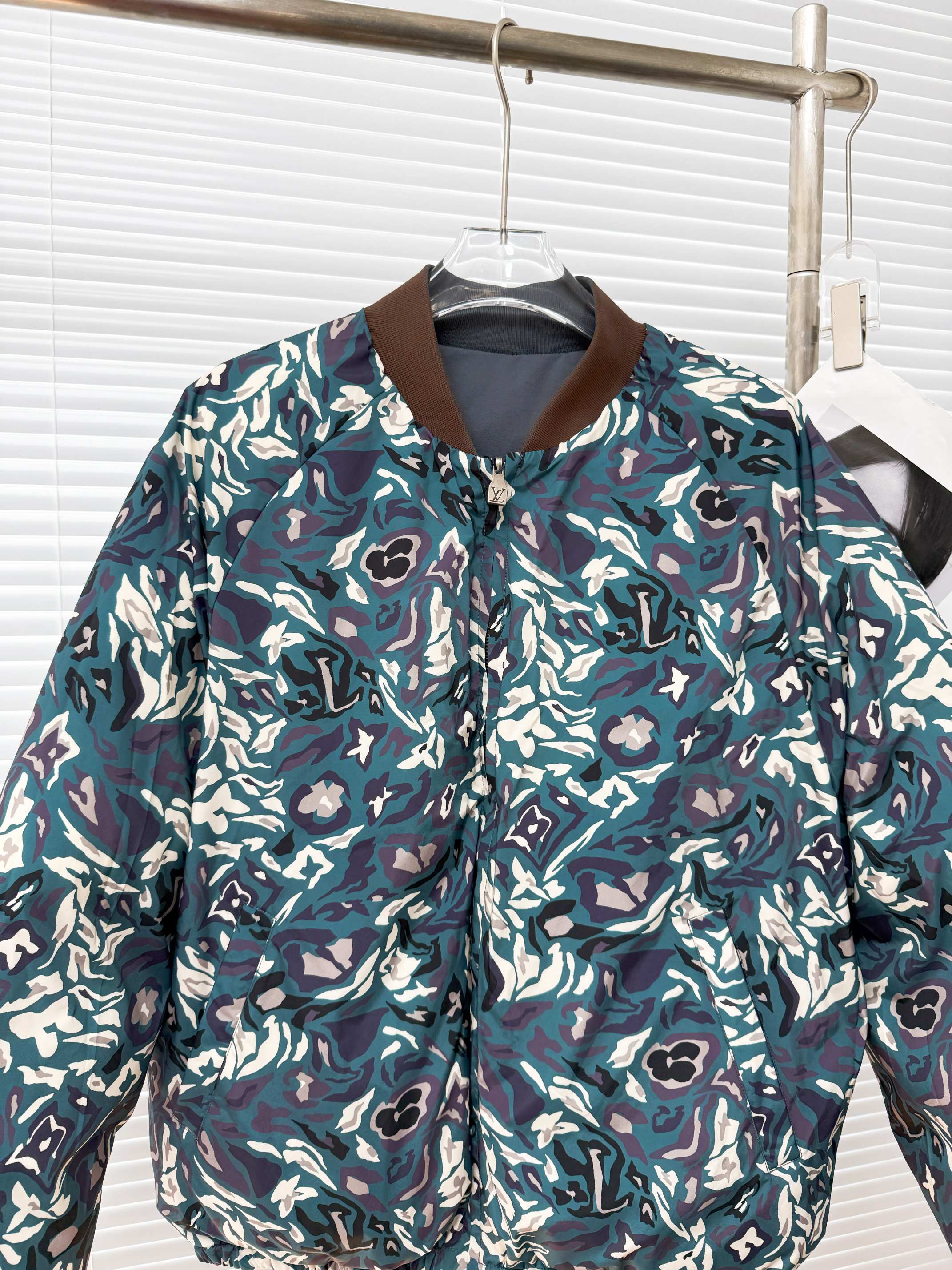 LOUIS VUITTON 루이비통 리버서블 다운 재킷 (450g 충전) 19