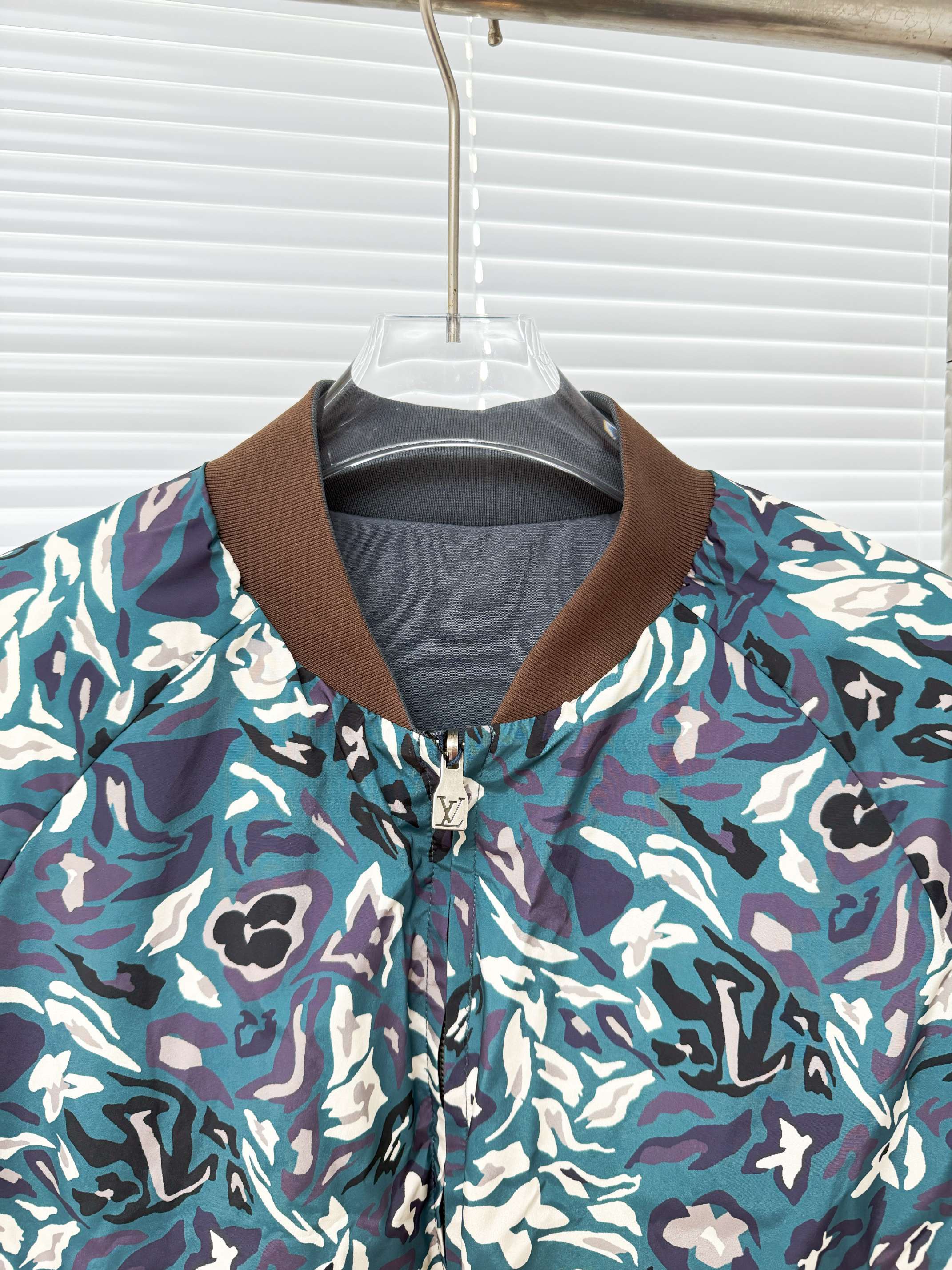 LOUIS VUITTON 루이비통 리버서블 다운 재킷 (450g 충전) 20