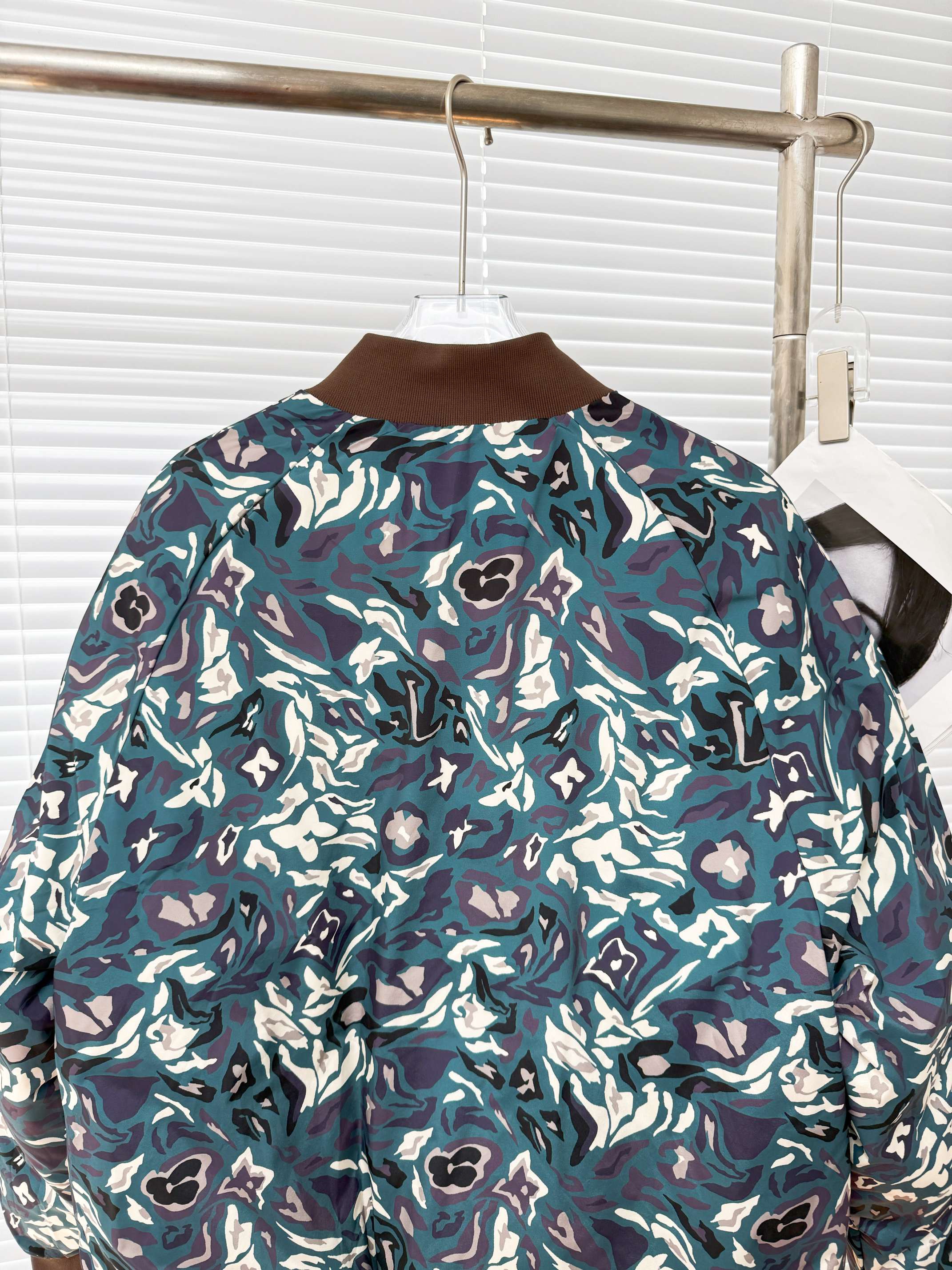 LOUIS VUITTON 루이비통 리버서블 다운 재킷 (450g 충전) 22