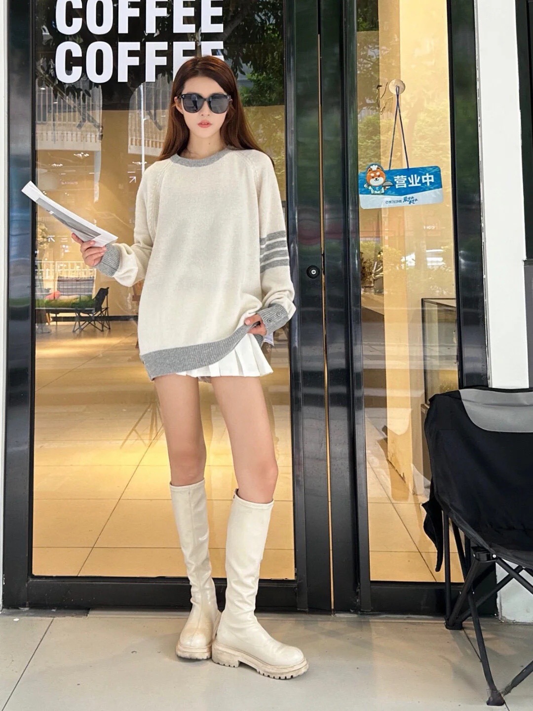 Thom Browne 톰브라운 울 블렌드 버튼 디테일 크루넥 니트 2